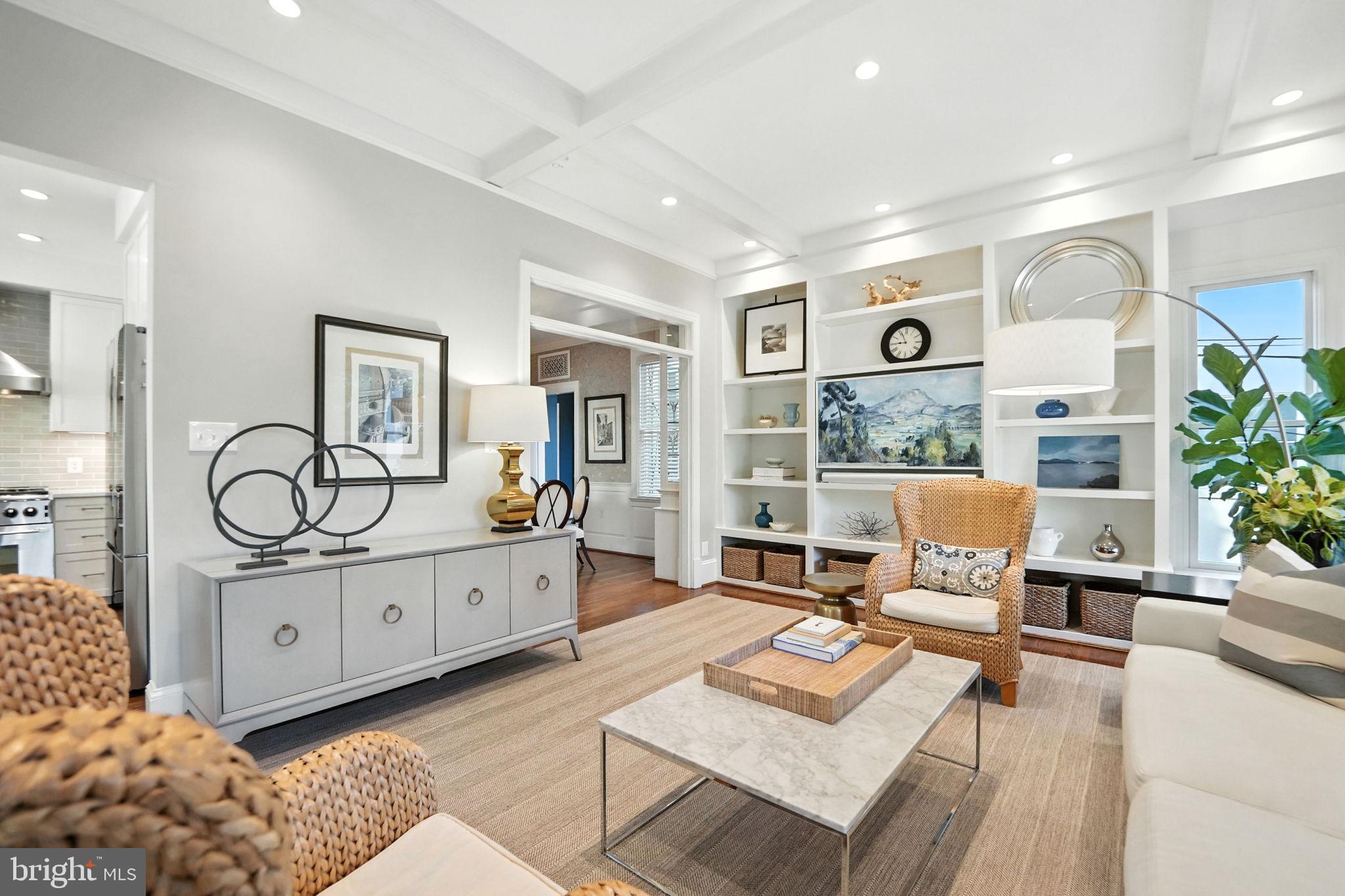 LYON VILLAGE - Residential