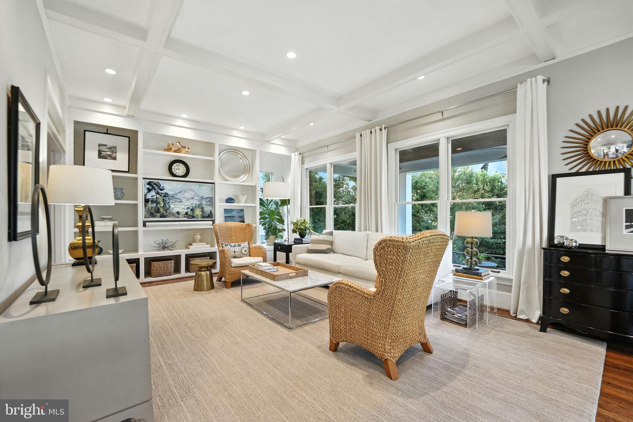 LYON VILLAGE - Residential