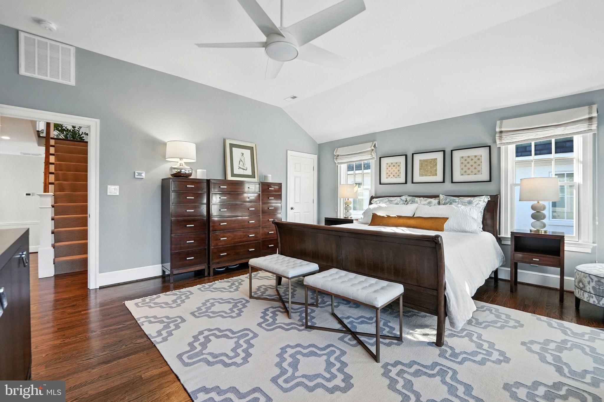 LYON VILLAGE - Residential