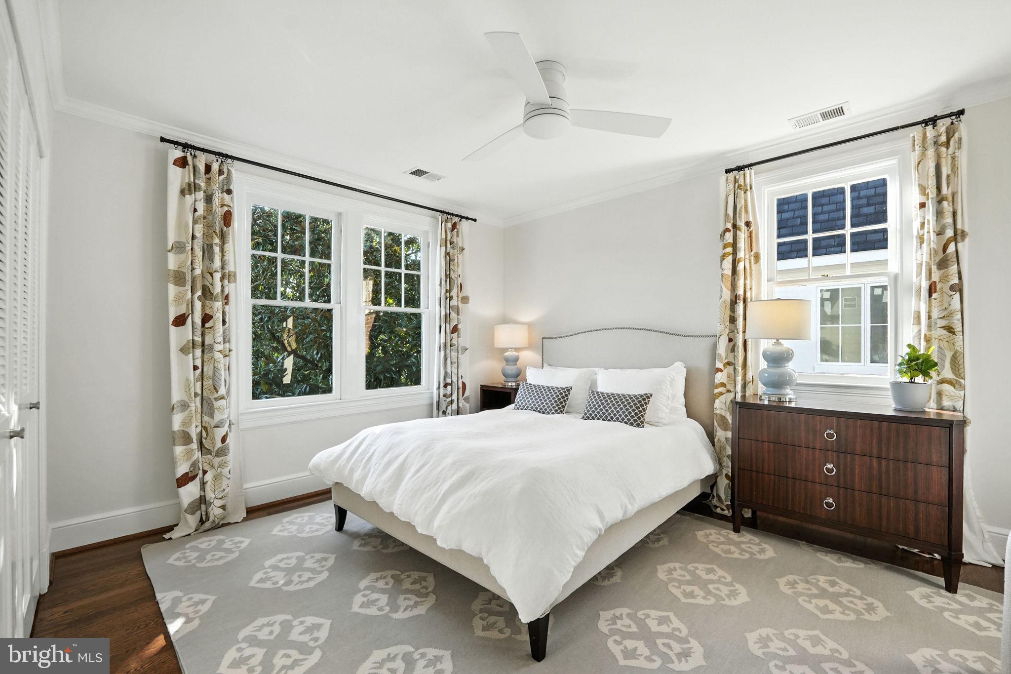 LYON VILLAGE - Residential