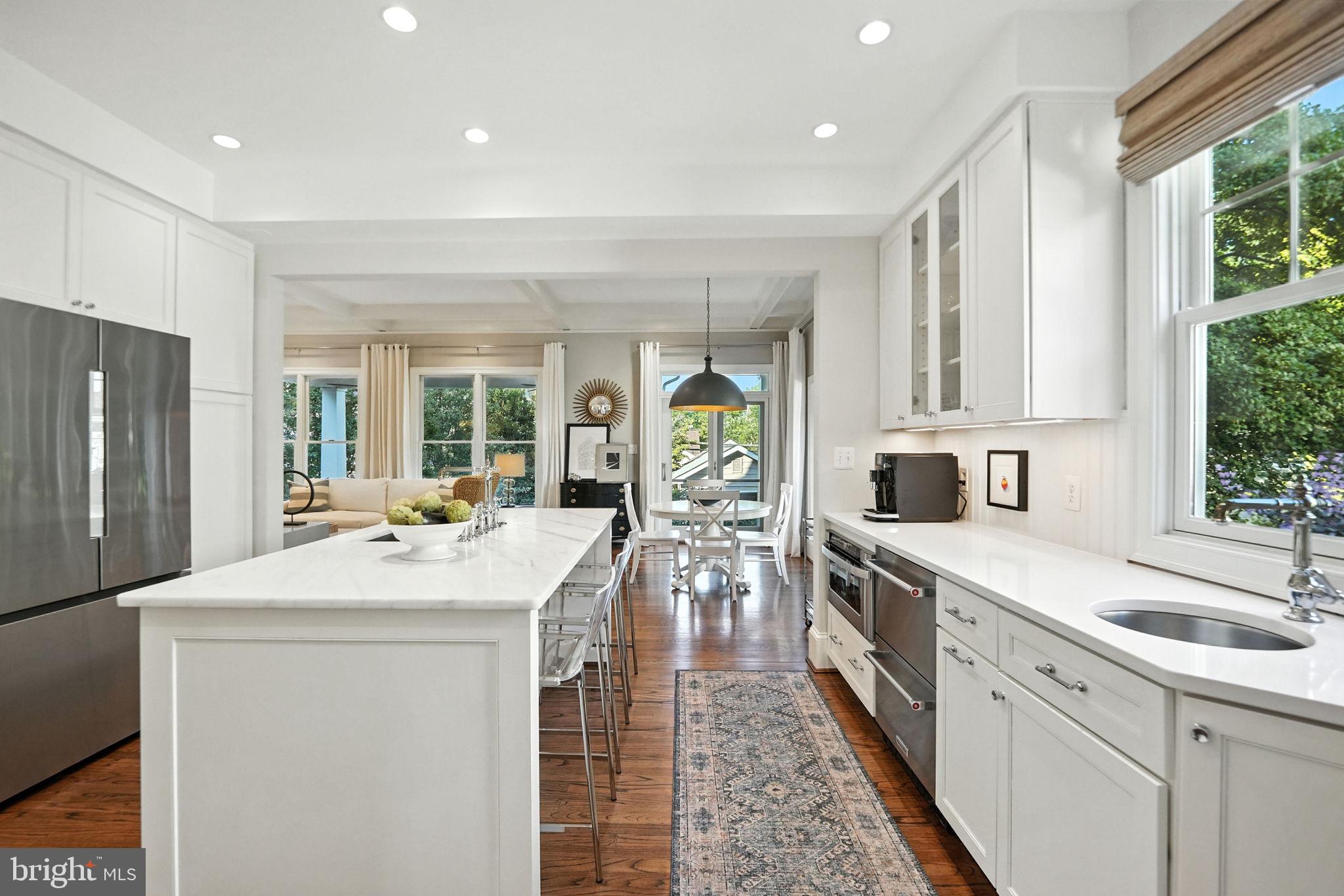 LYON VILLAGE - Residential