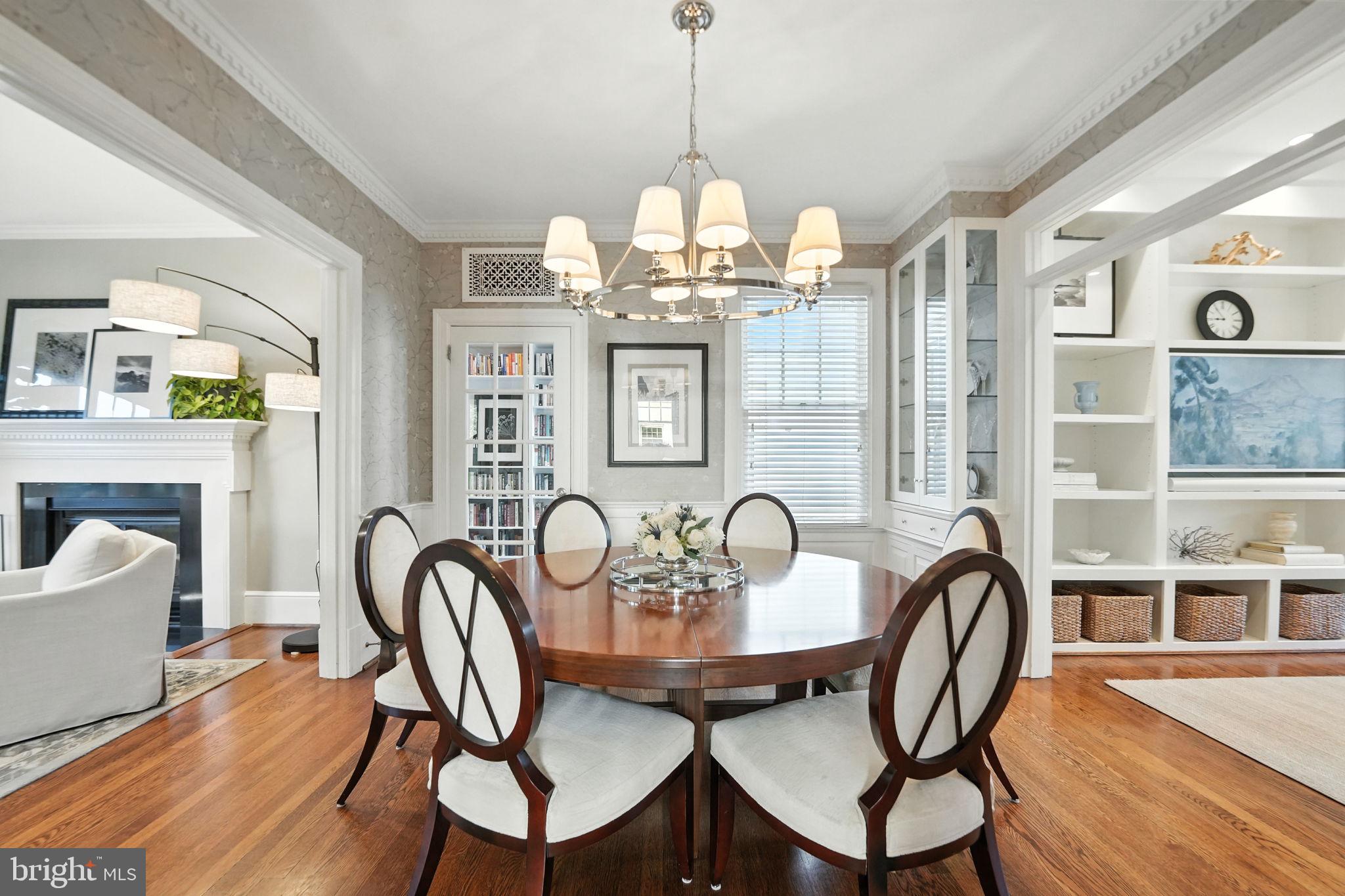 LYON VILLAGE - Residential