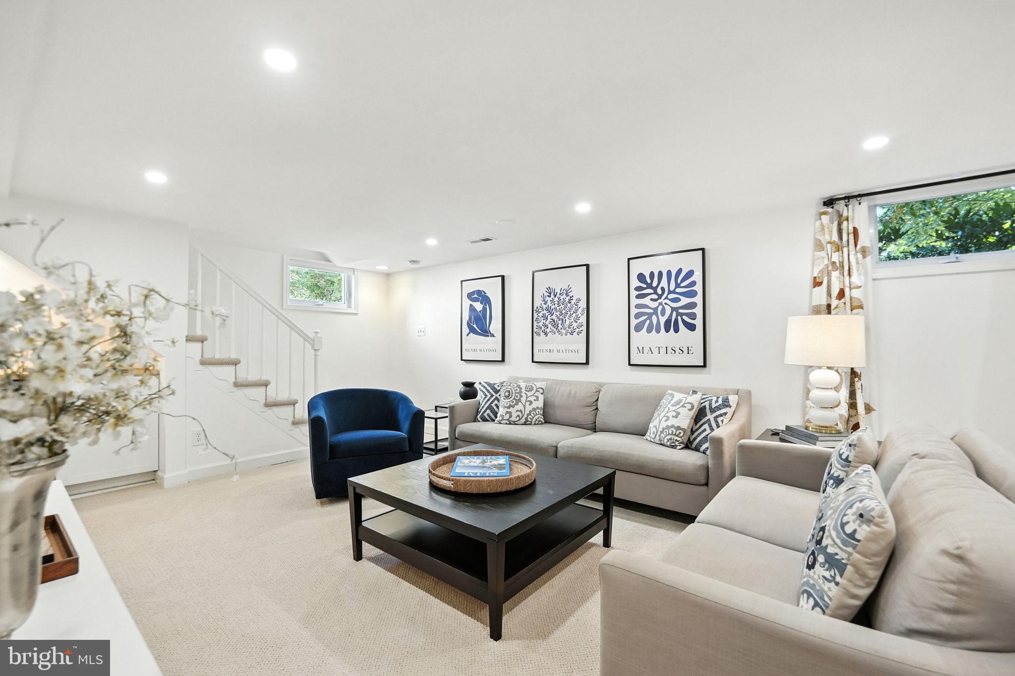 LYON VILLAGE - Residential