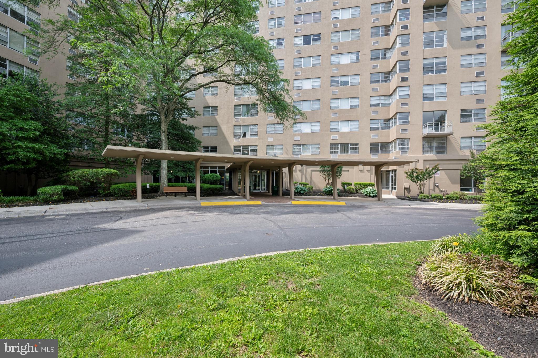 1030 E LANCASTER AVENUE 806