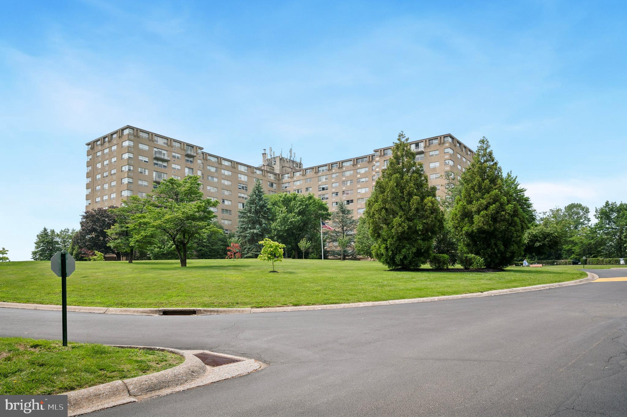 1030 E LANCASTER AVENUE 806