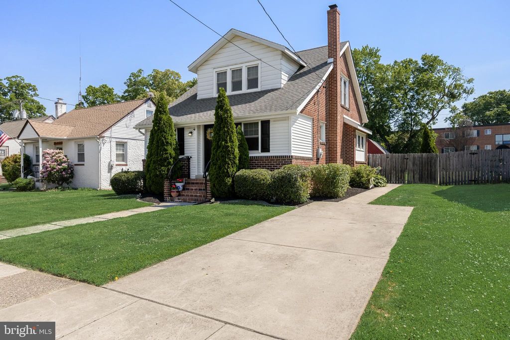 Photo of 615 N Walnut Avenue, MAGNOLIA, NJ 08049 (MLS # NJCD2117462)