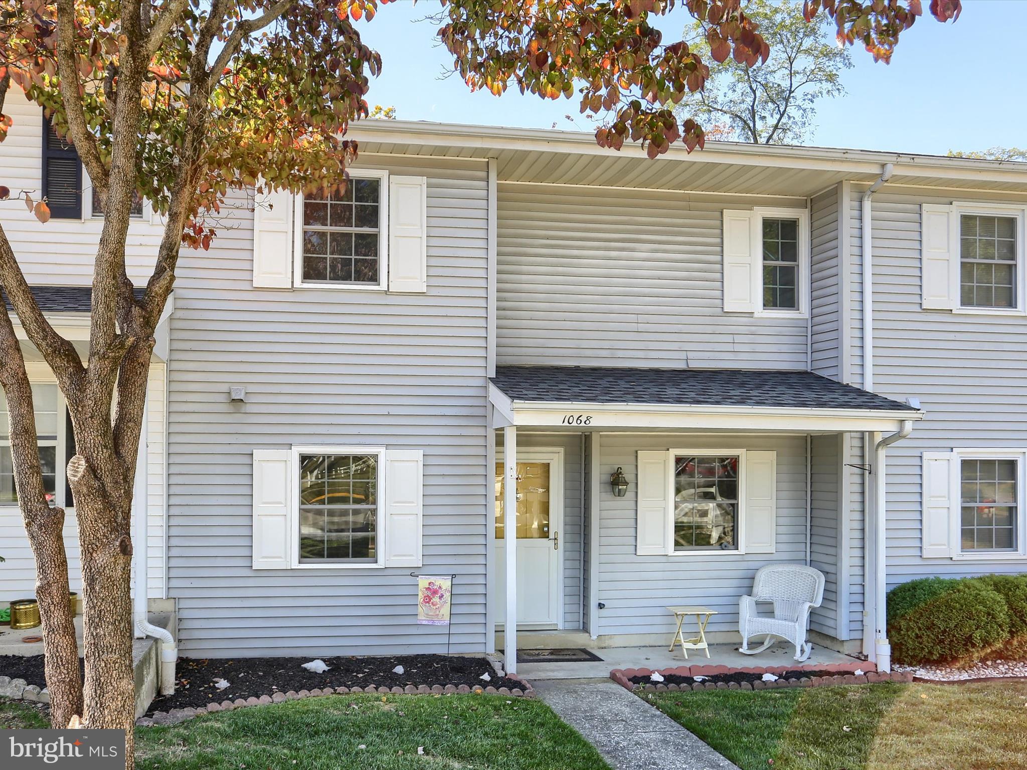 1068 W FOXCROFT DRIVE