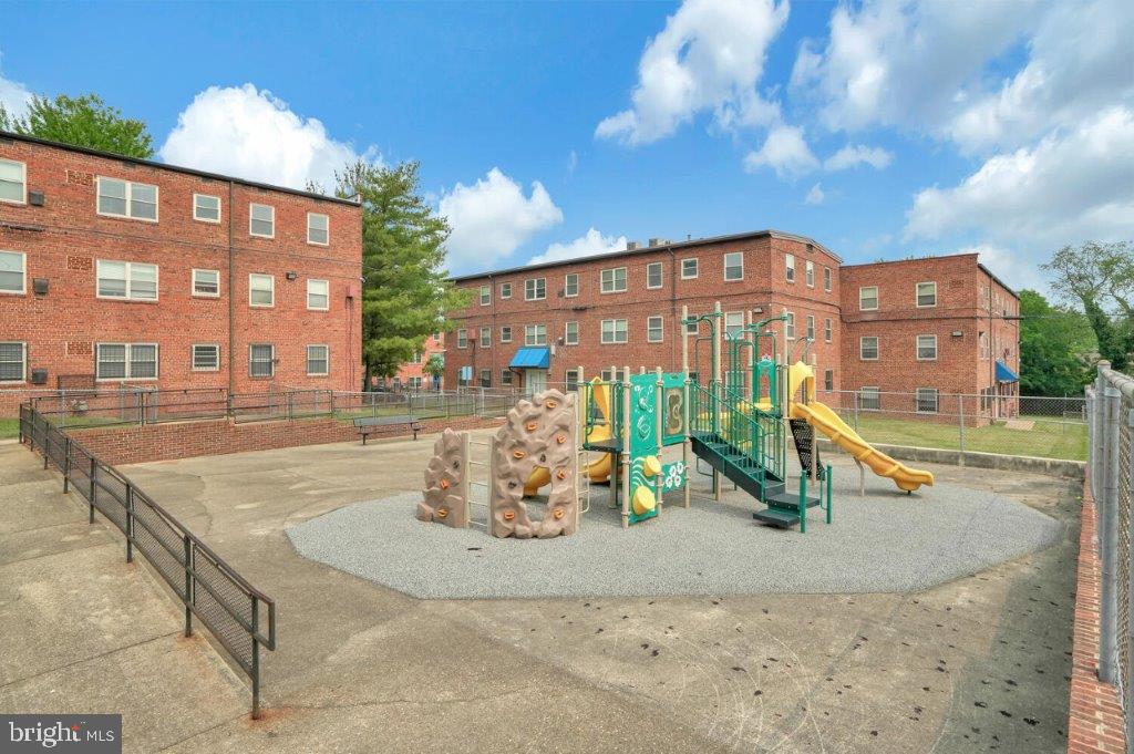 BARRY FARMS - Residential