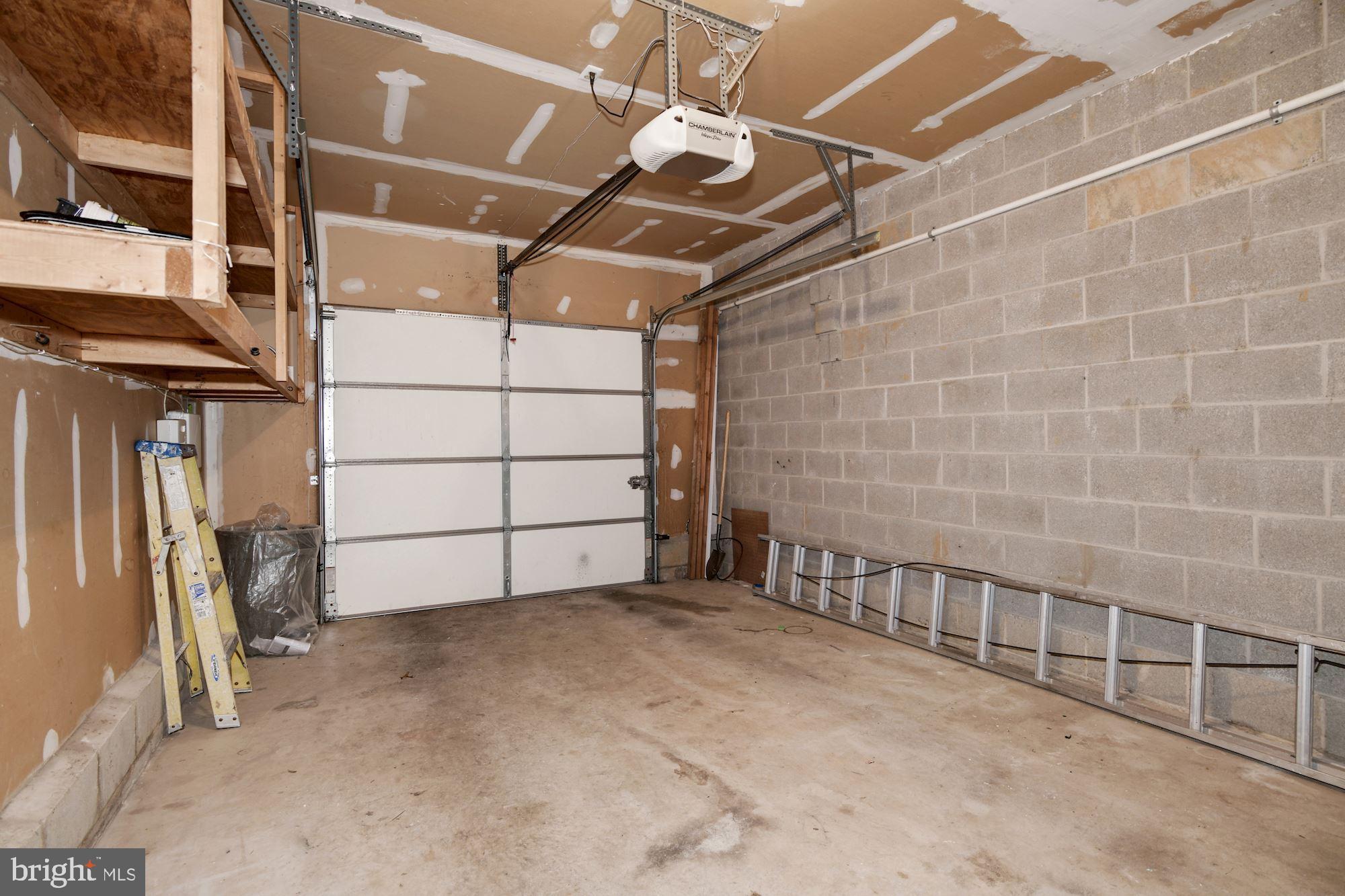 NEWTOWN GRANT - Residential Lease