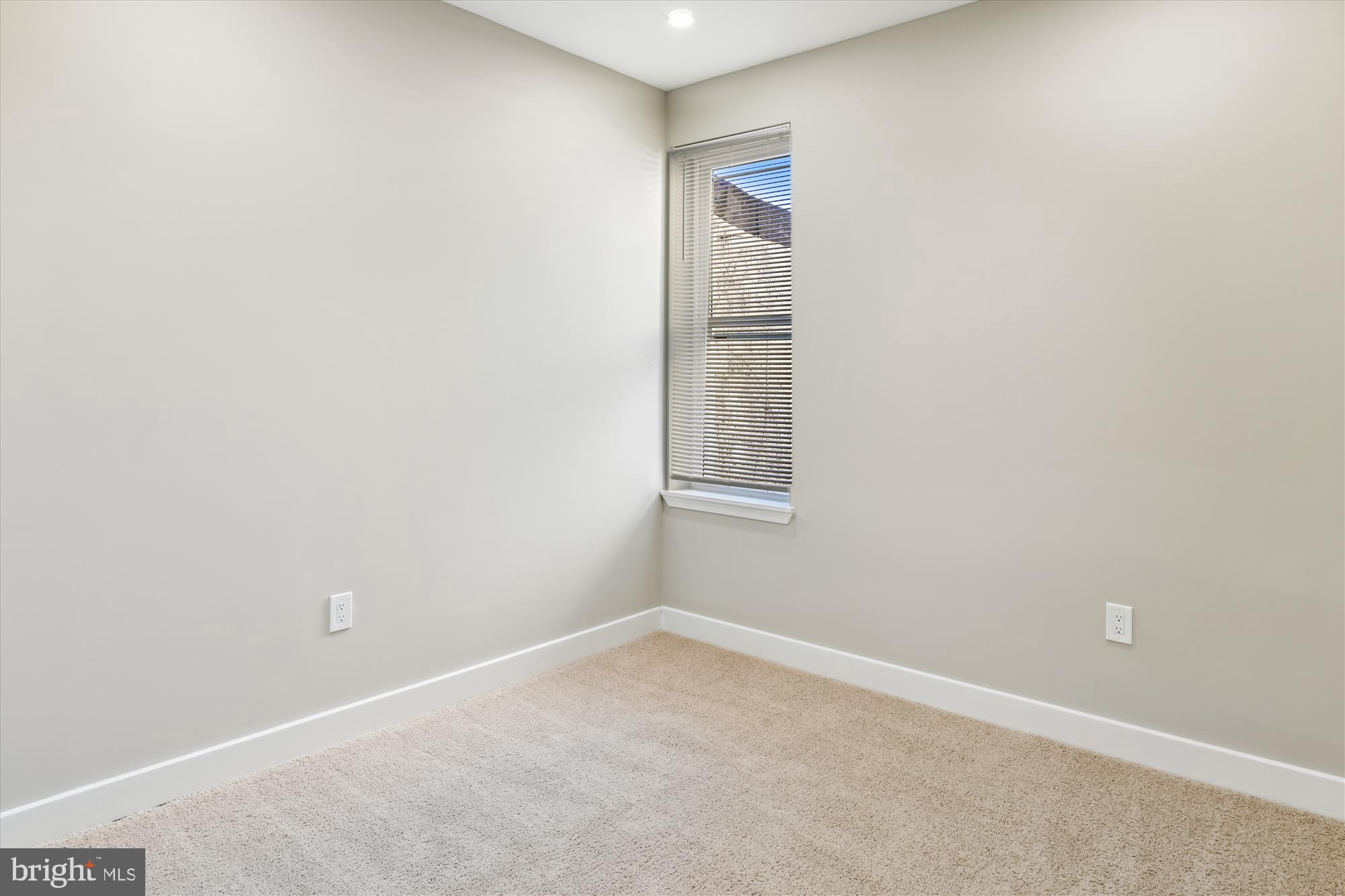 MONDAWMIN - Residential Lease