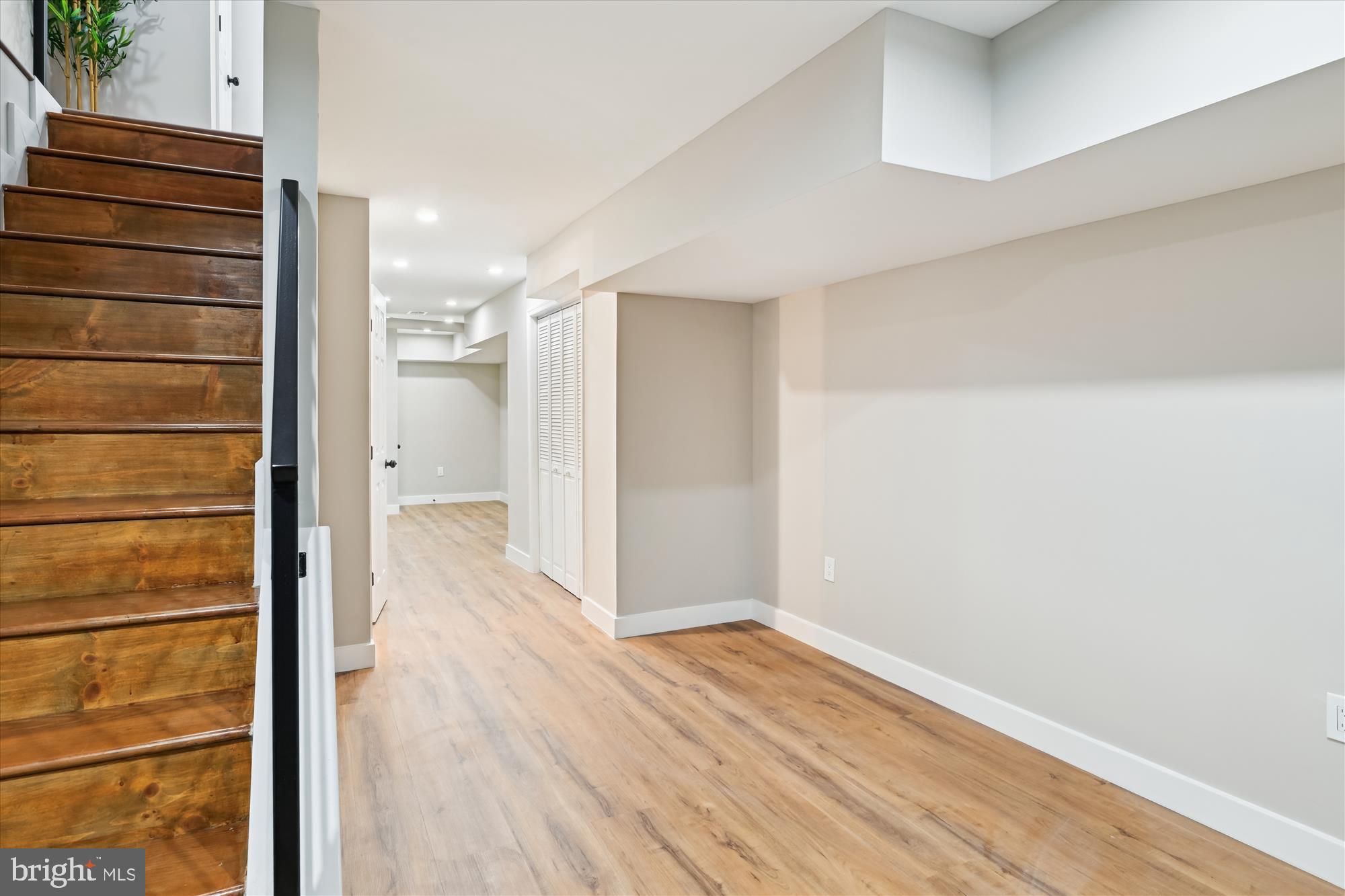 MONDAWMIN - Residential Lease