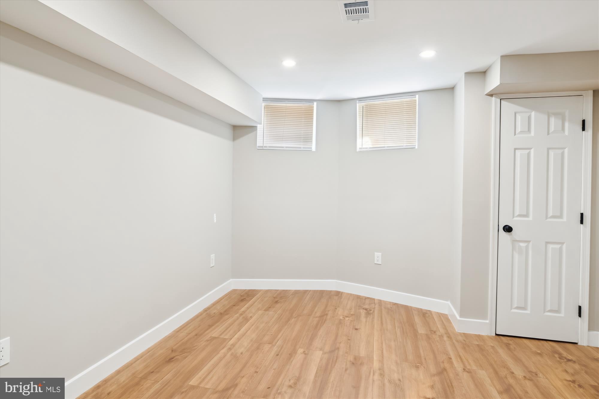 MONDAWMIN - Residential Lease