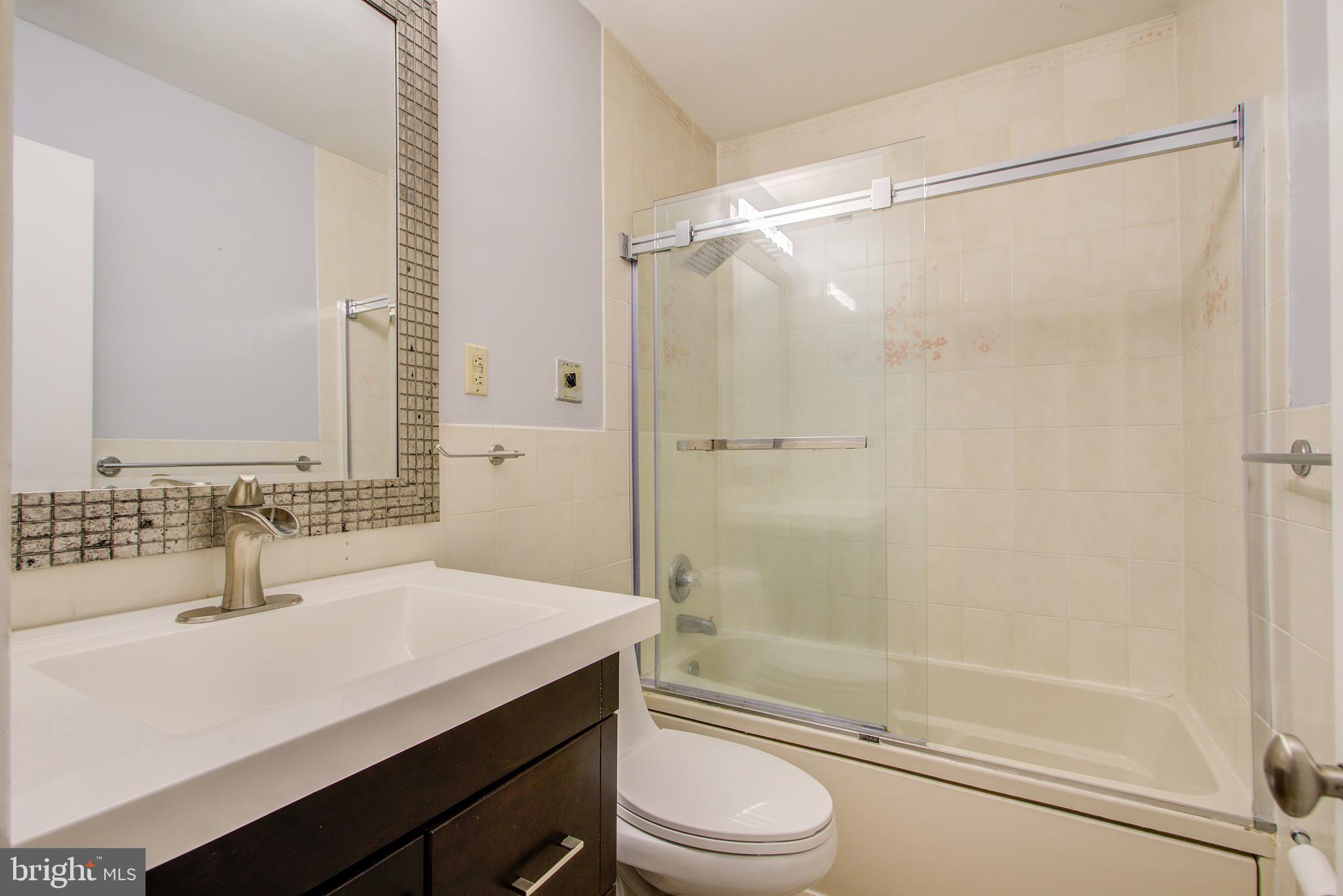 PARKSIDE CONDOMINIUMS - Residential Lease