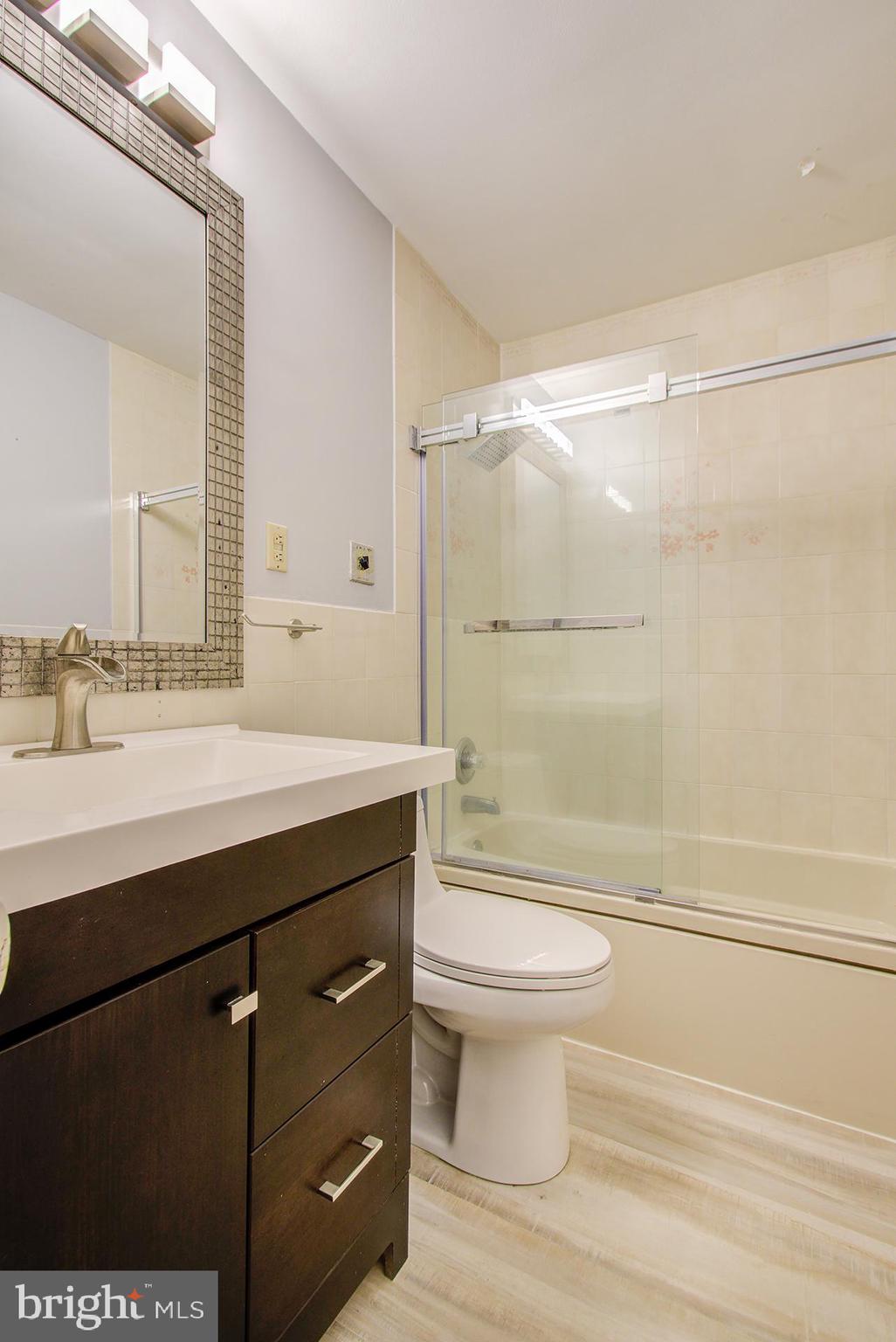 PARKSIDE CONDOMINIUMS - Residential Lease