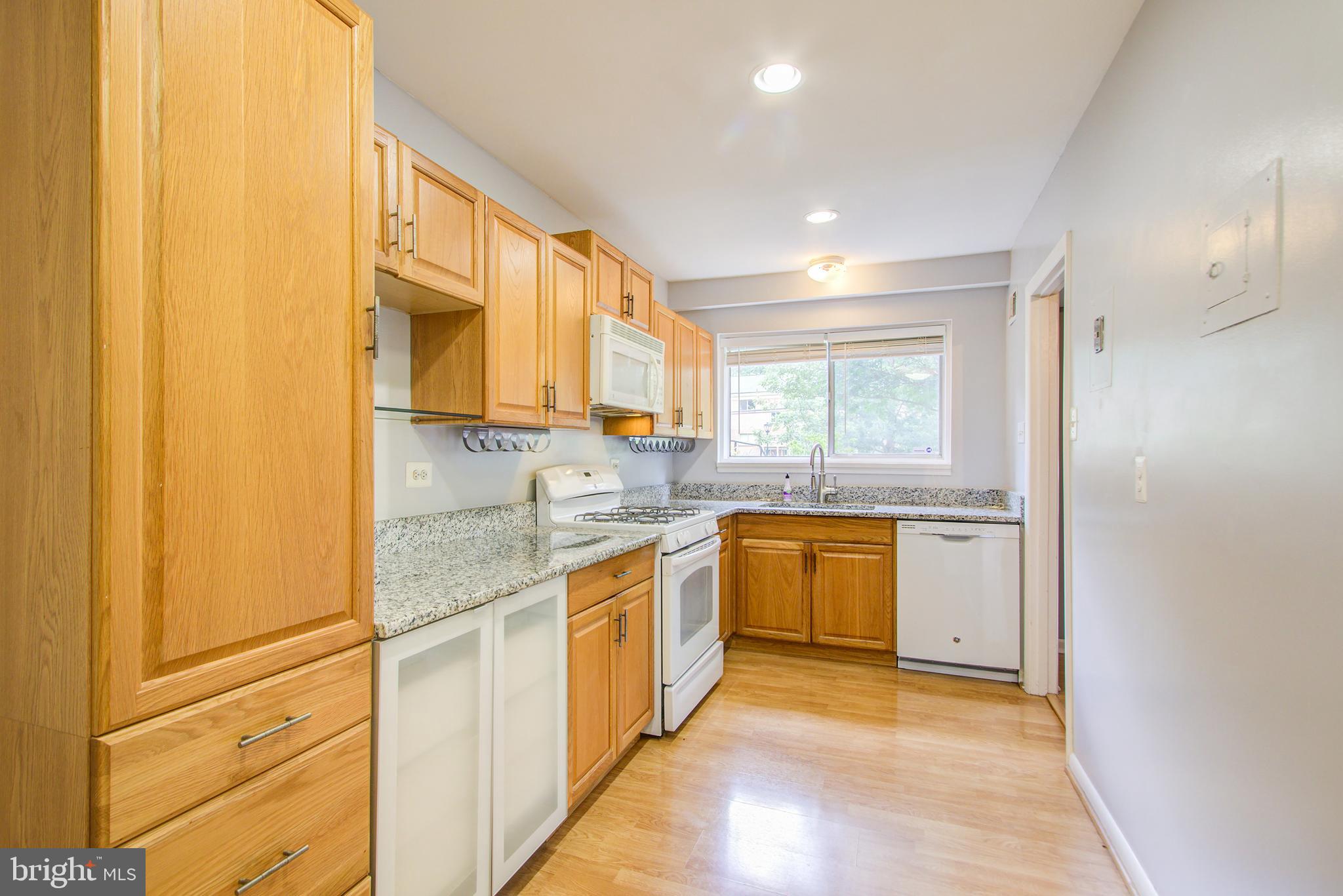 PARKSIDE CONDOMINIUMS - Residential Lease