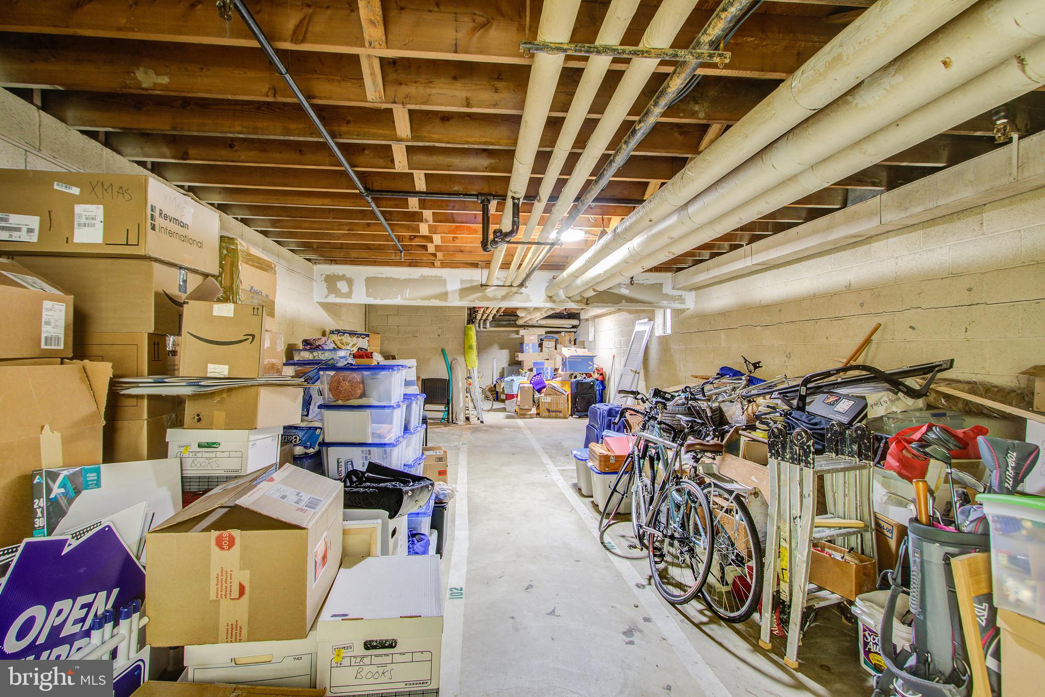 PARKSIDE CONDOMINIUMS - Residential Lease