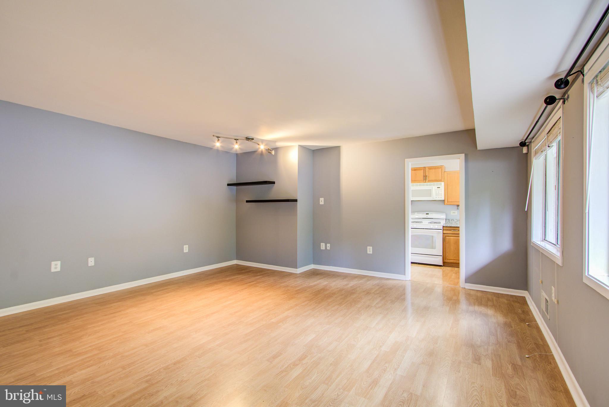 PARKSIDE CONDOMINIUMS - Residential Lease