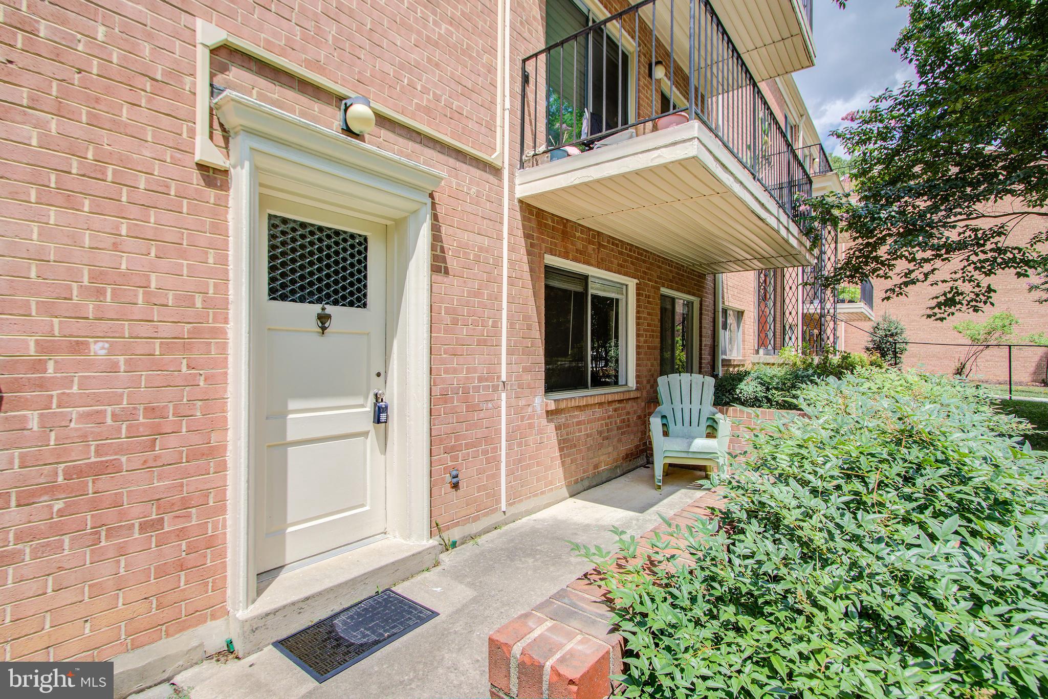 PARKSIDE CONDOMINIUMS - Residential Lease