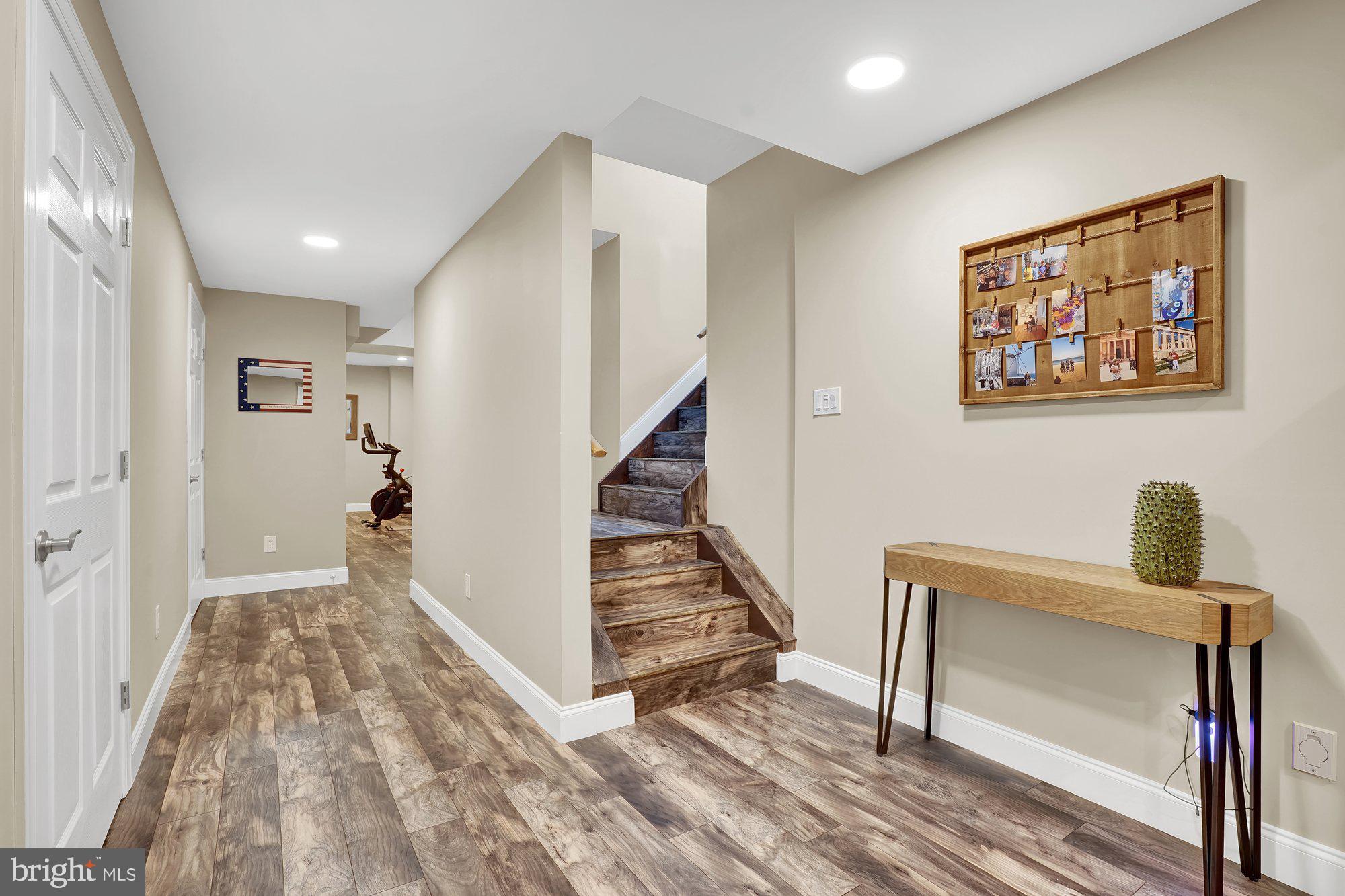 MAKEFIELD MANOR - Residential