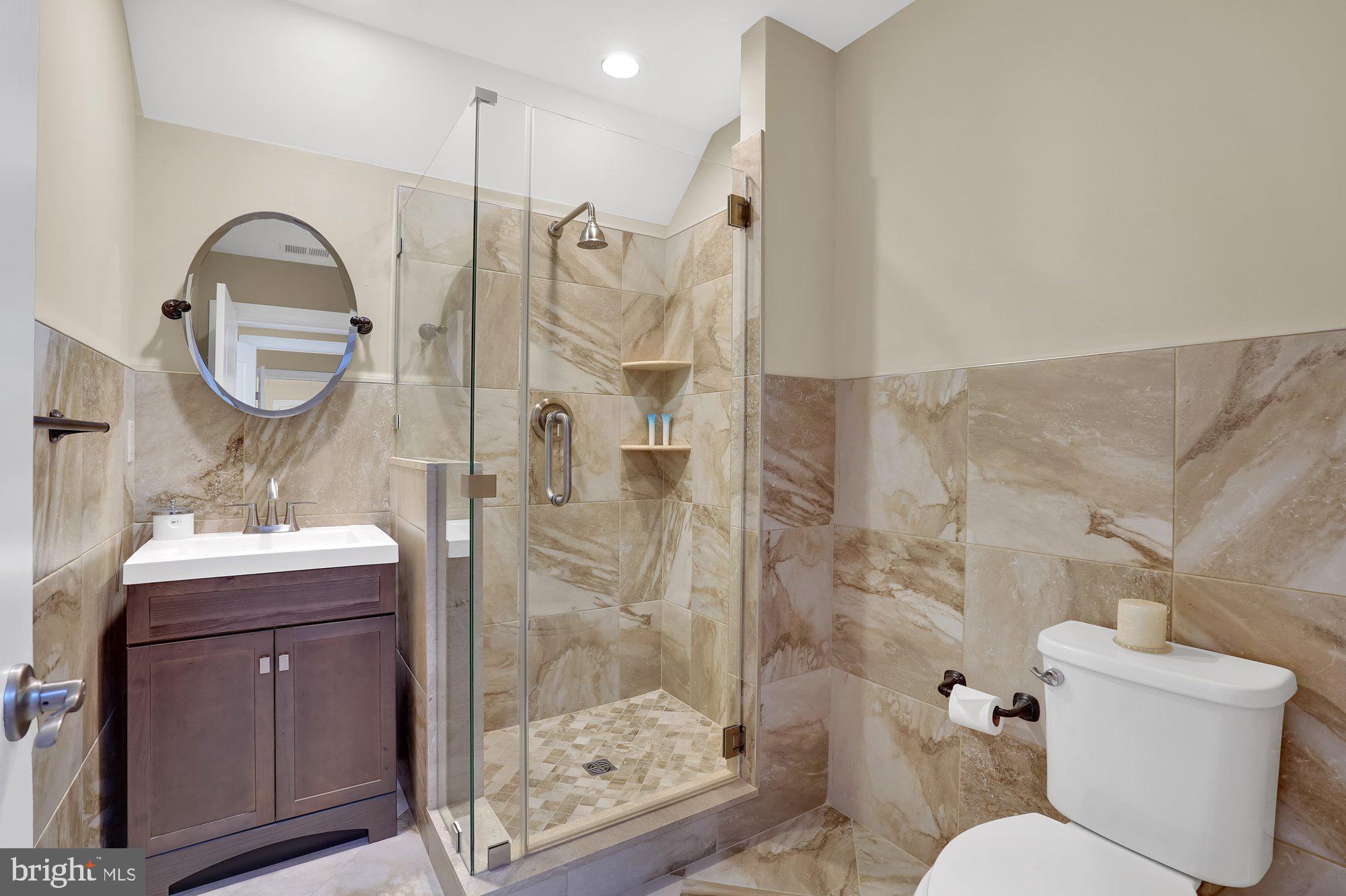 MAKEFIELD MANOR - Residential