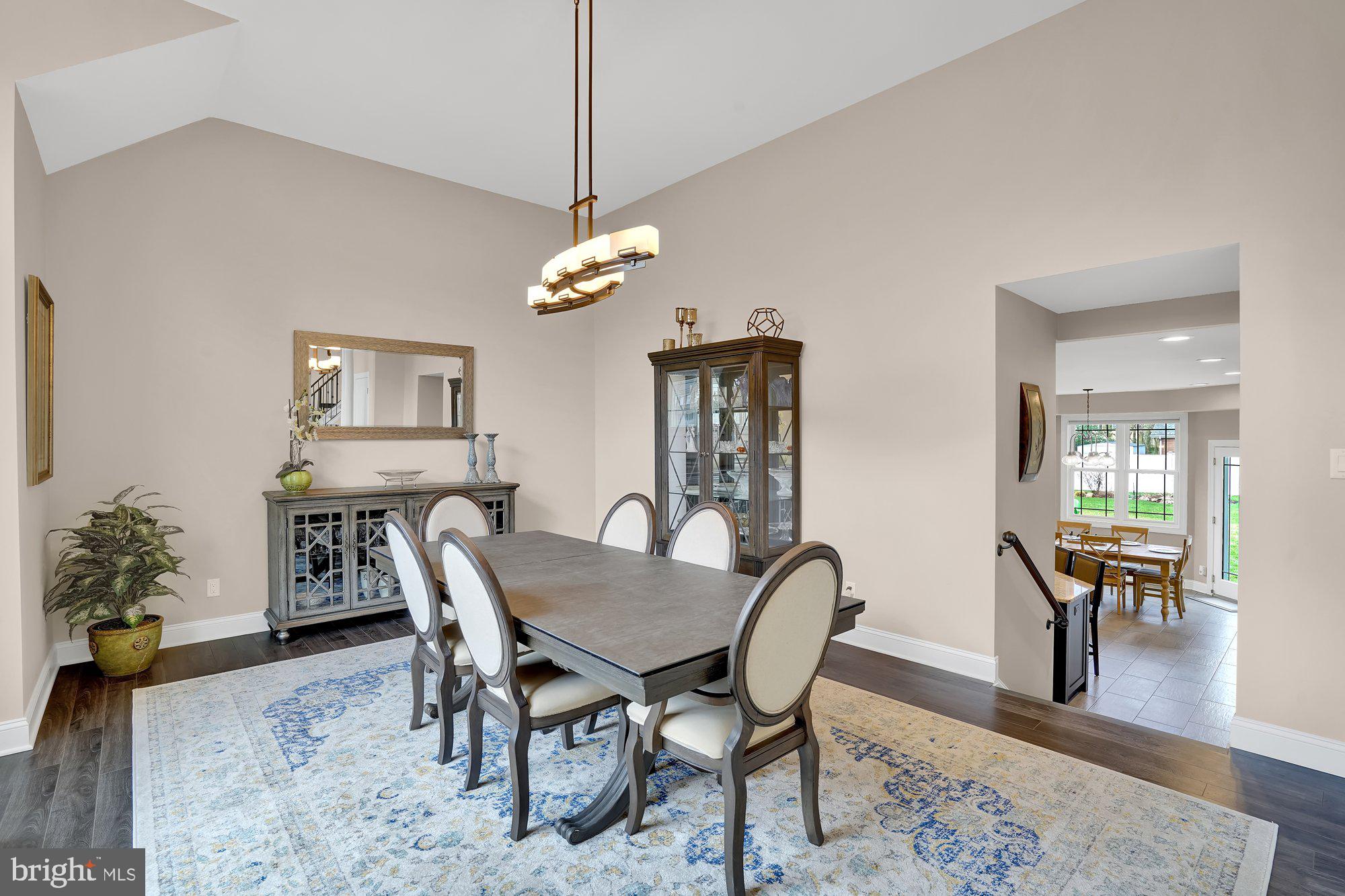 MAKEFIELD MANOR - Residential