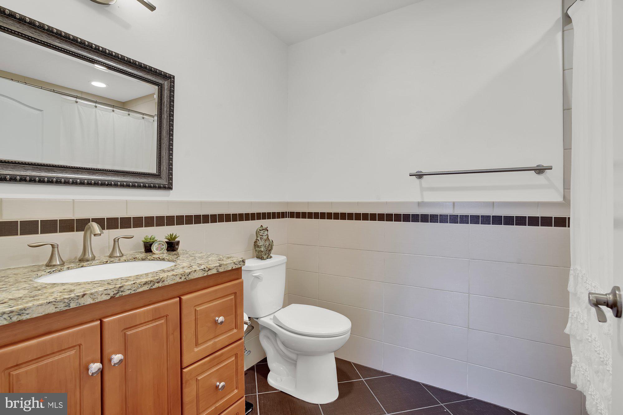 MAKEFIELD MANOR - Residential