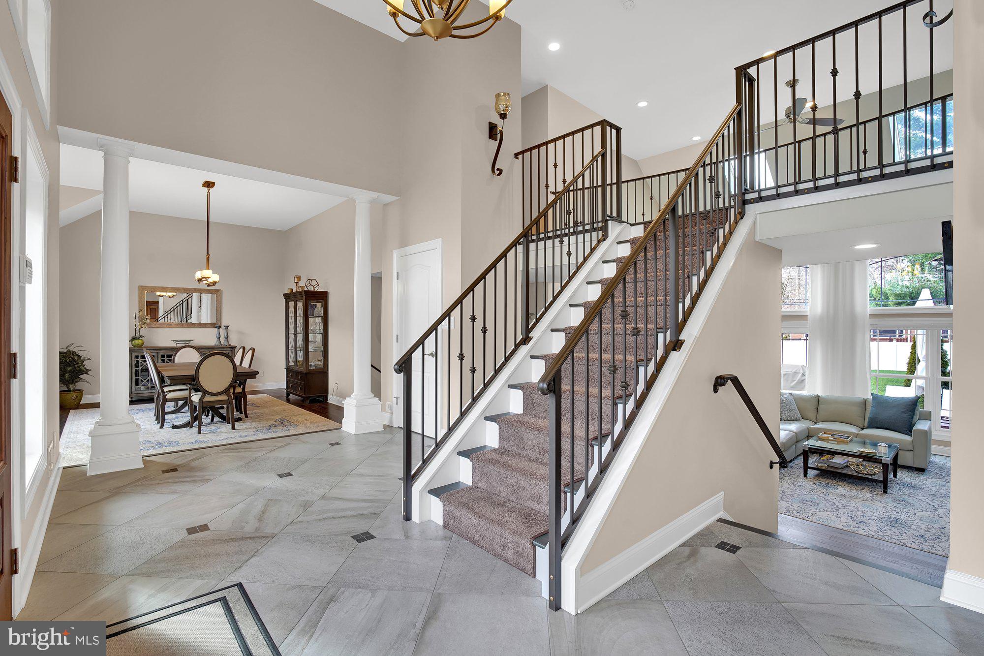 MAKEFIELD MANOR - Residential