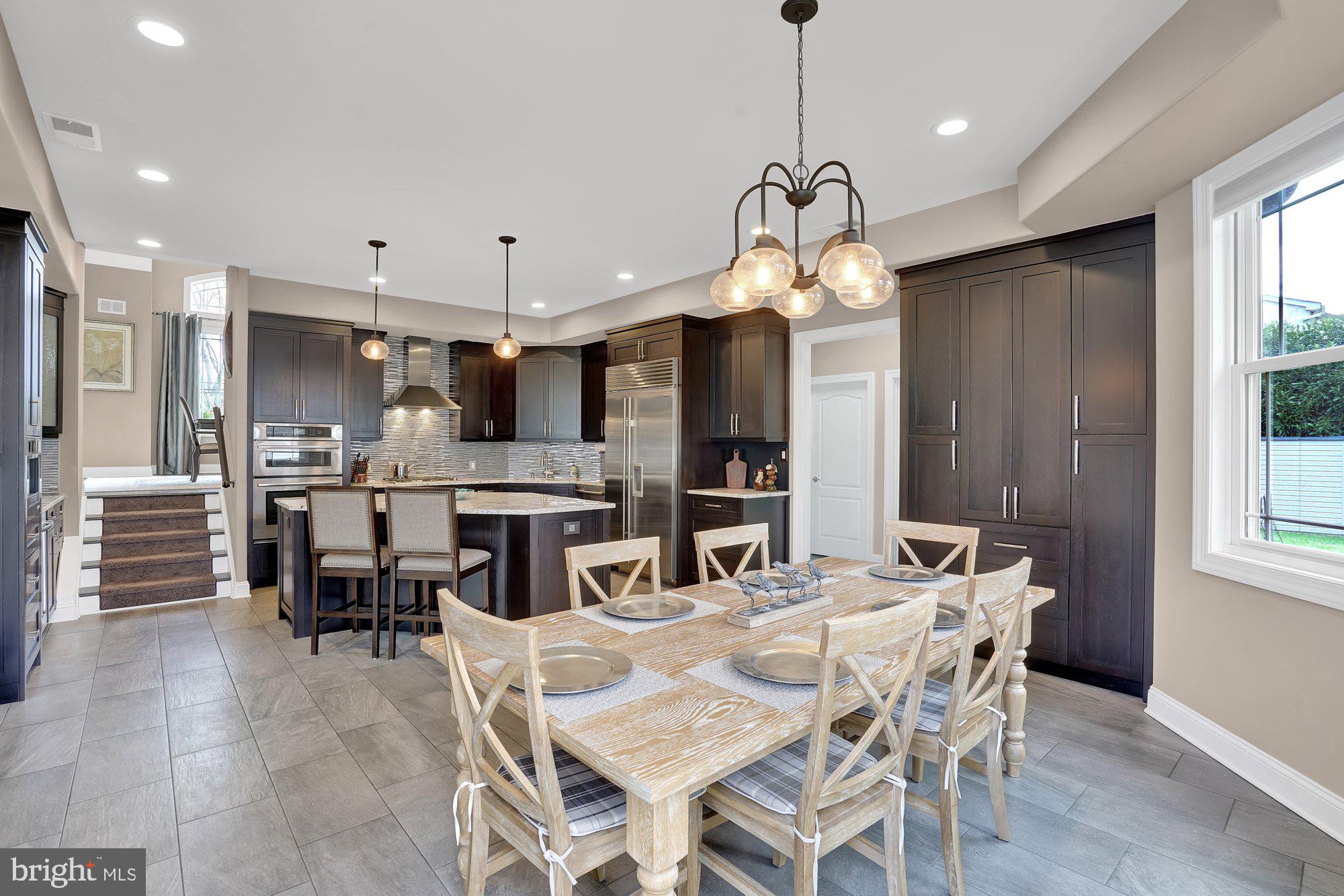 MAKEFIELD MANOR - Residential