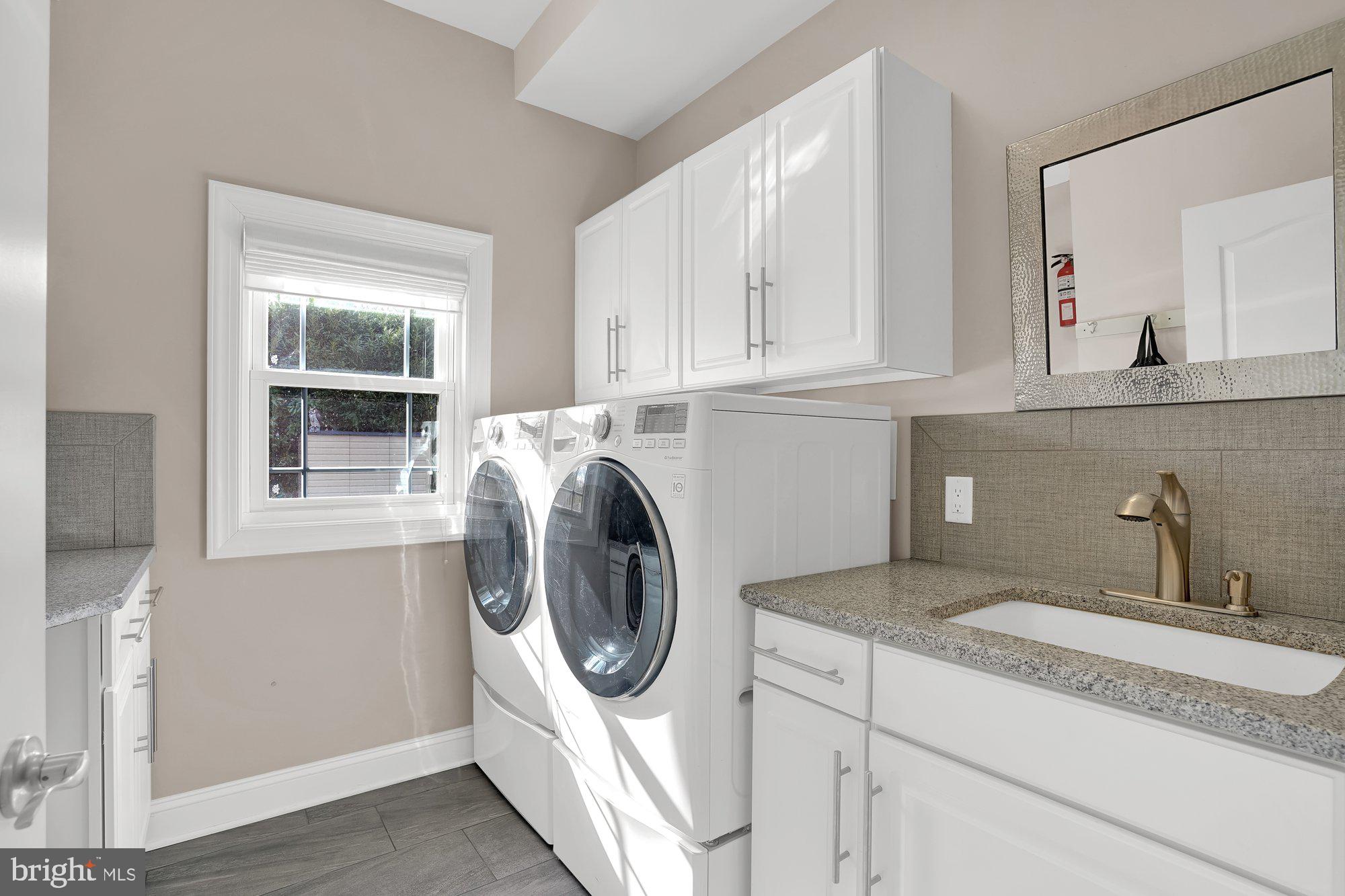 MAKEFIELD MANOR - Residential