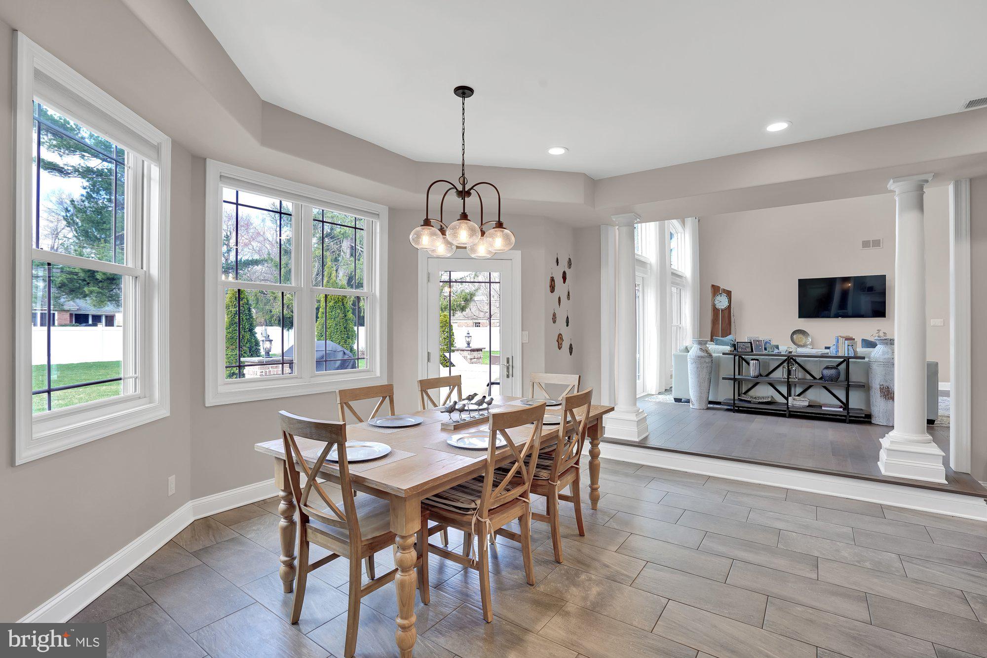 MAKEFIELD MANOR - Residential