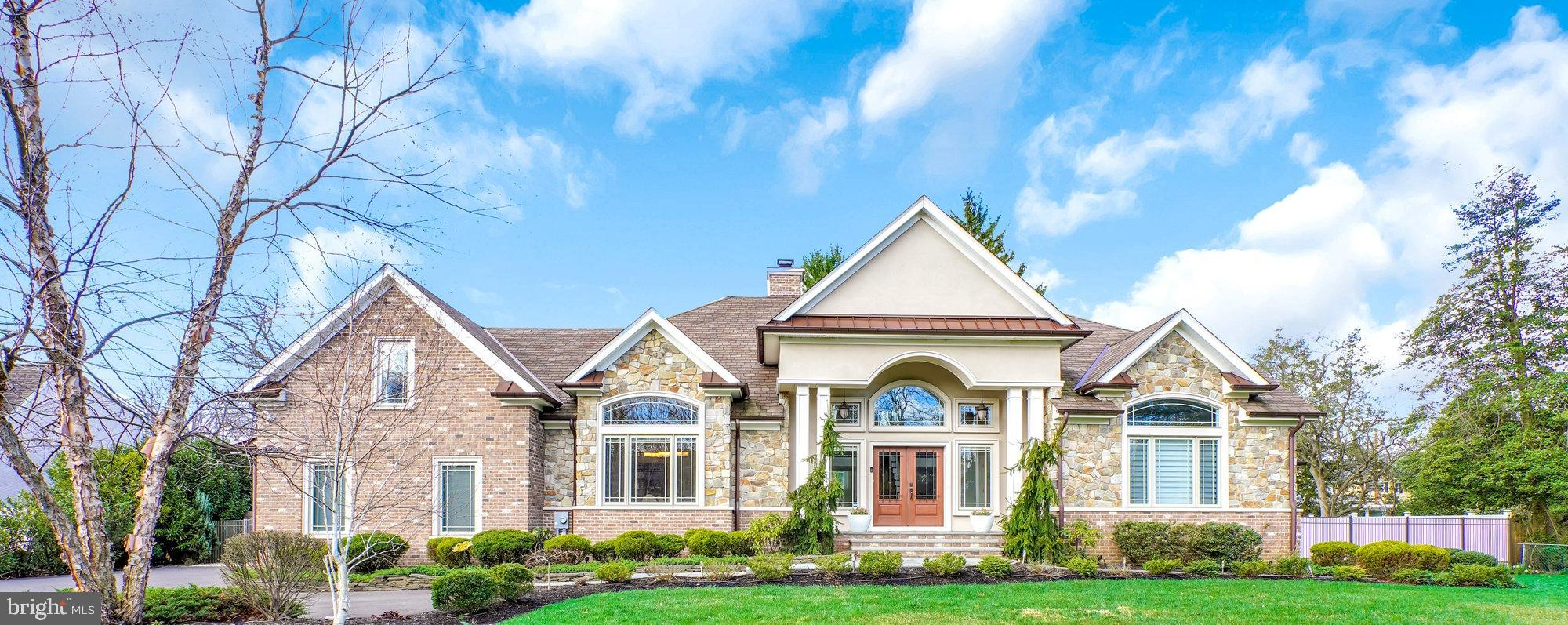 MAKEFIELD MANOR - Residential