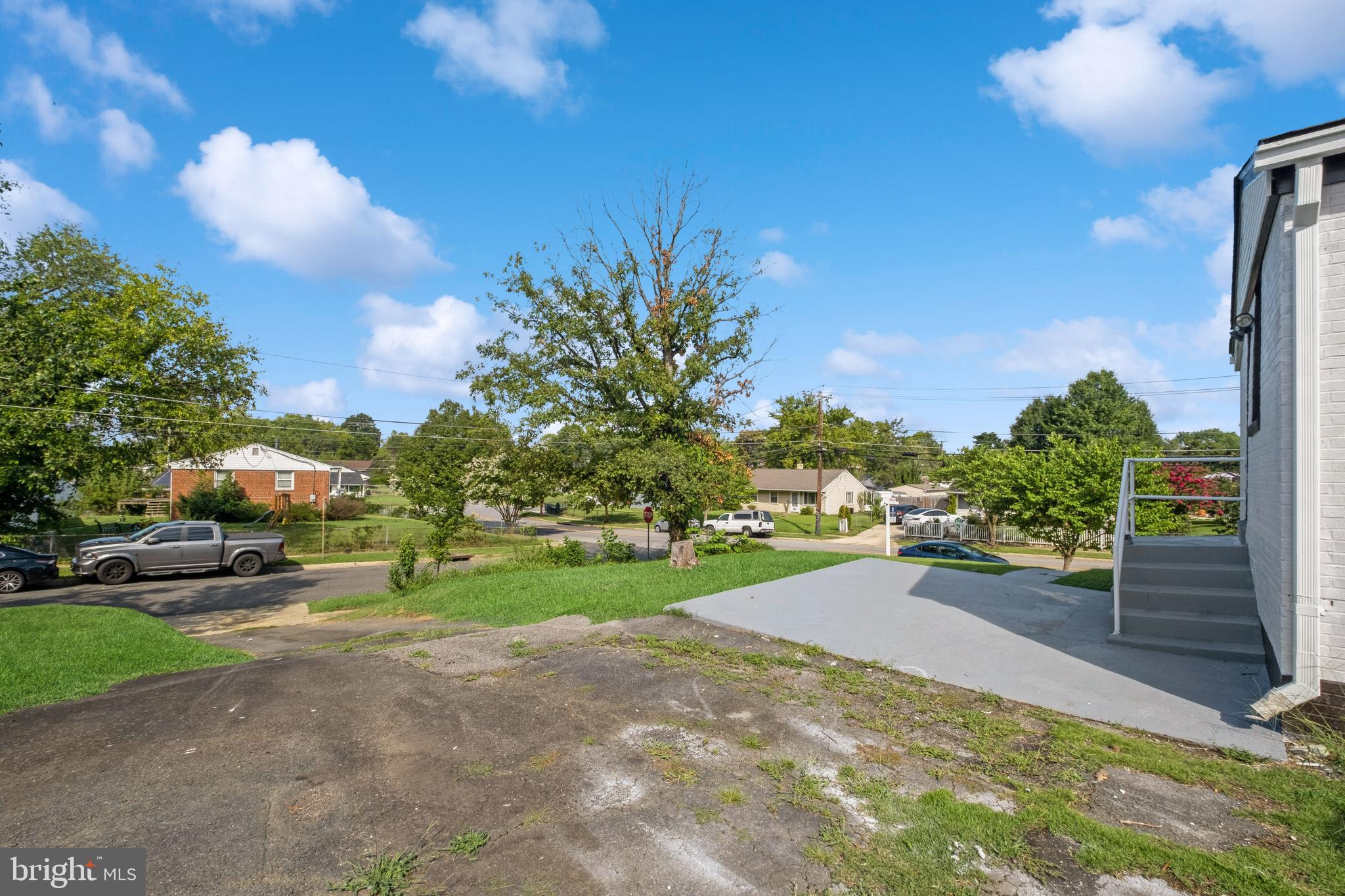 SOUTHLAWN - Residential