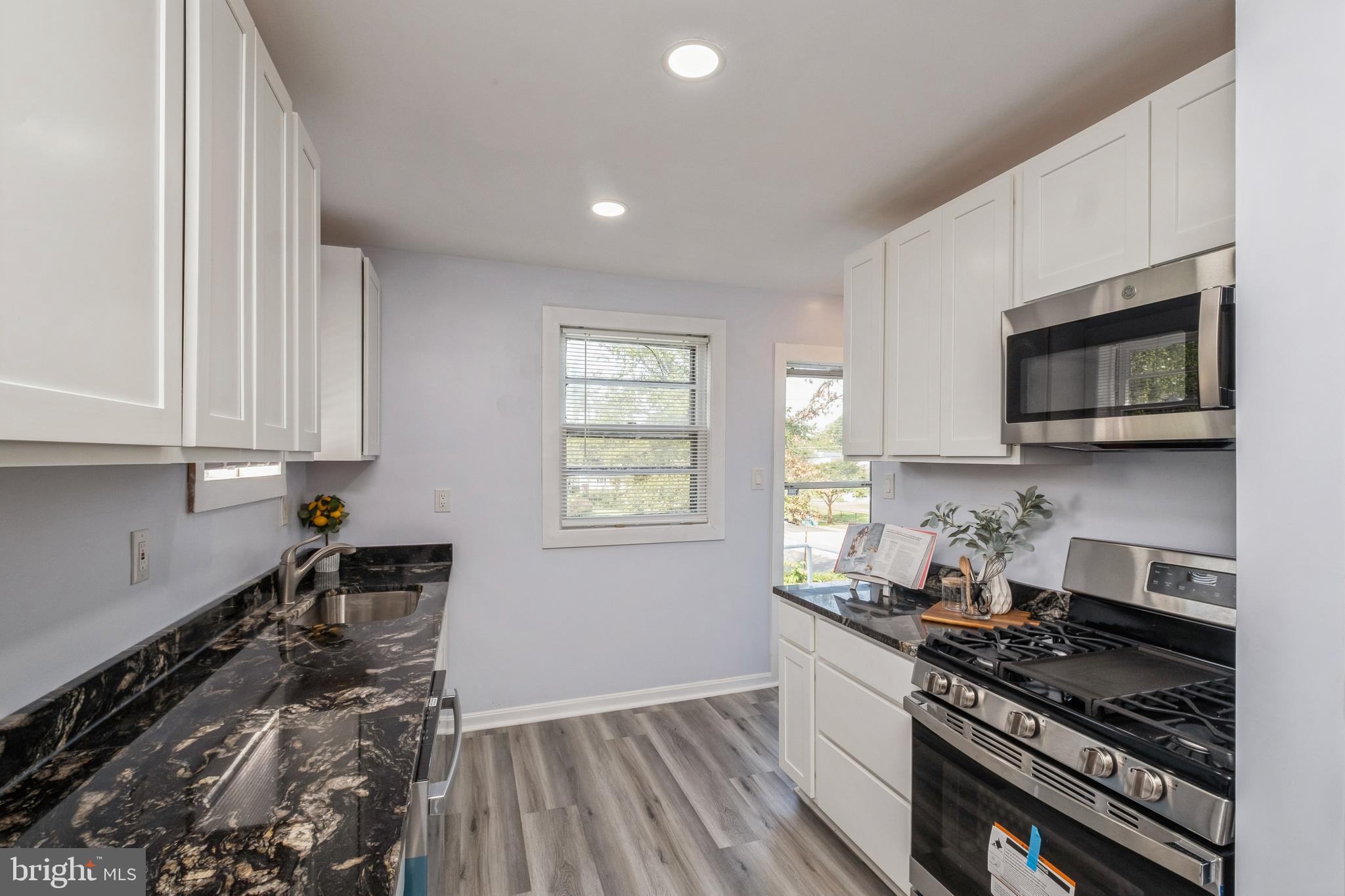 SOUTHLAWN - Residential