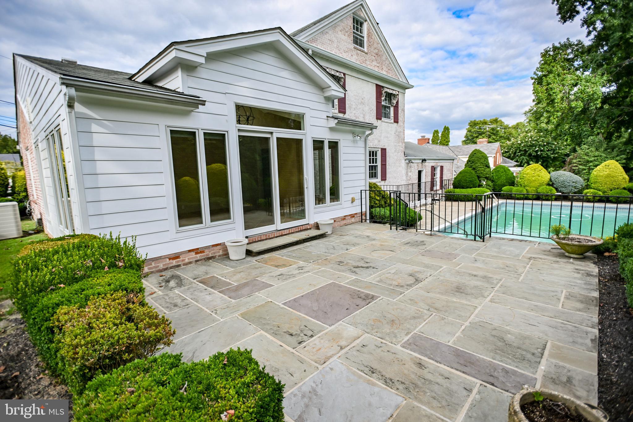 CHEVY CHASE - Residential