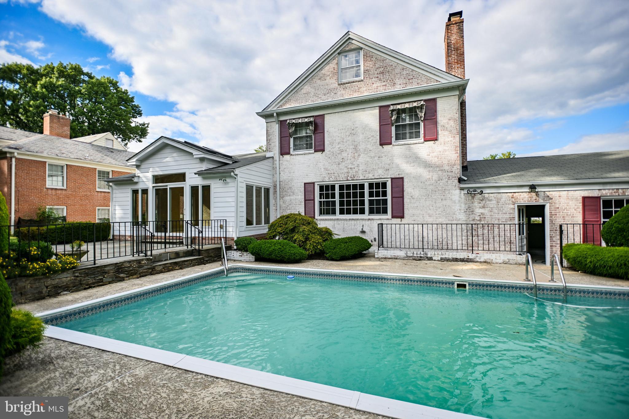 CHEVY CHASE - Residential