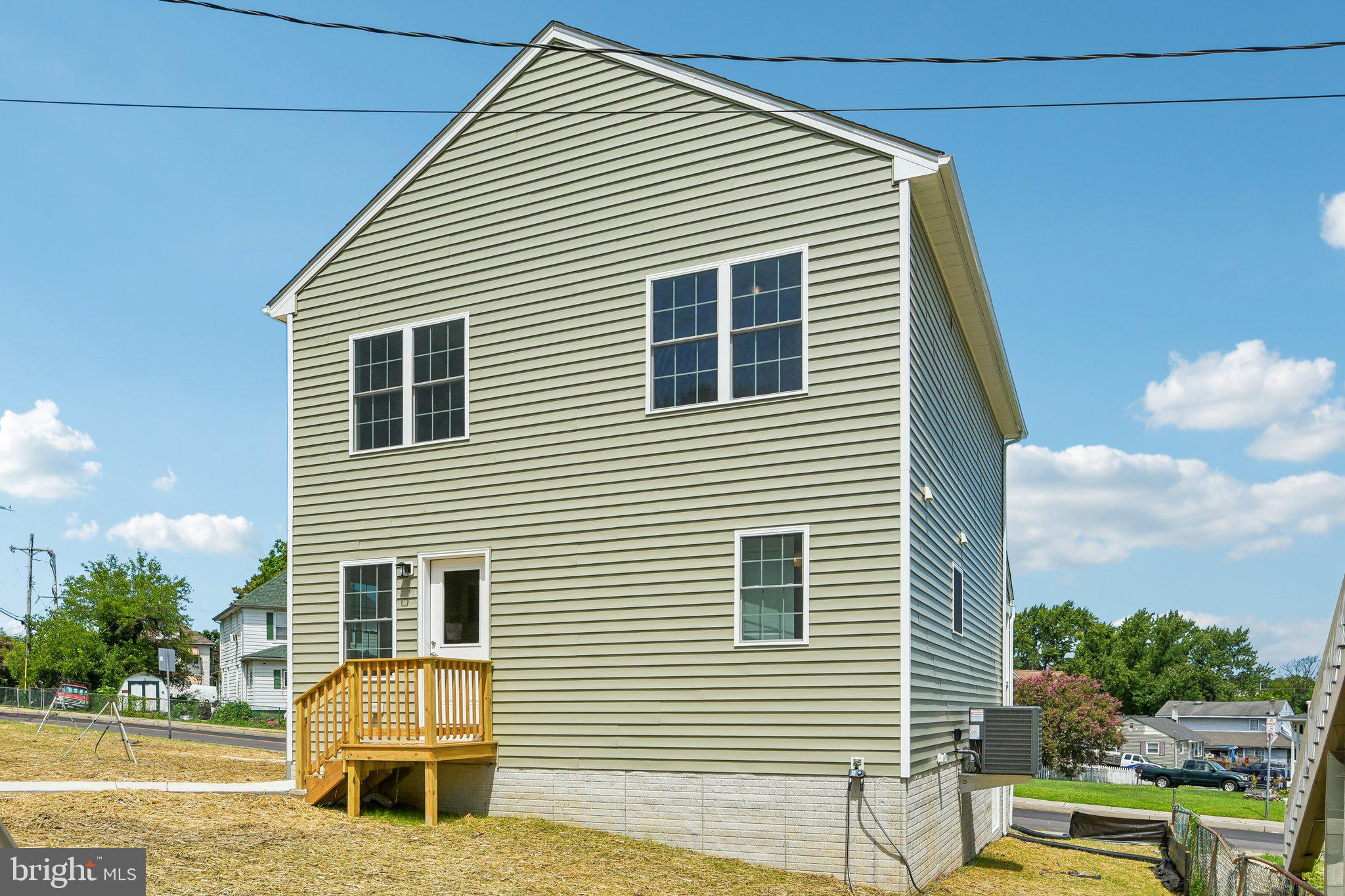 3251 MAGNOLIA AVENUE