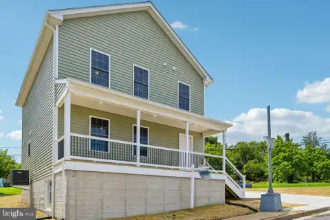 MLS: MDBC2171040