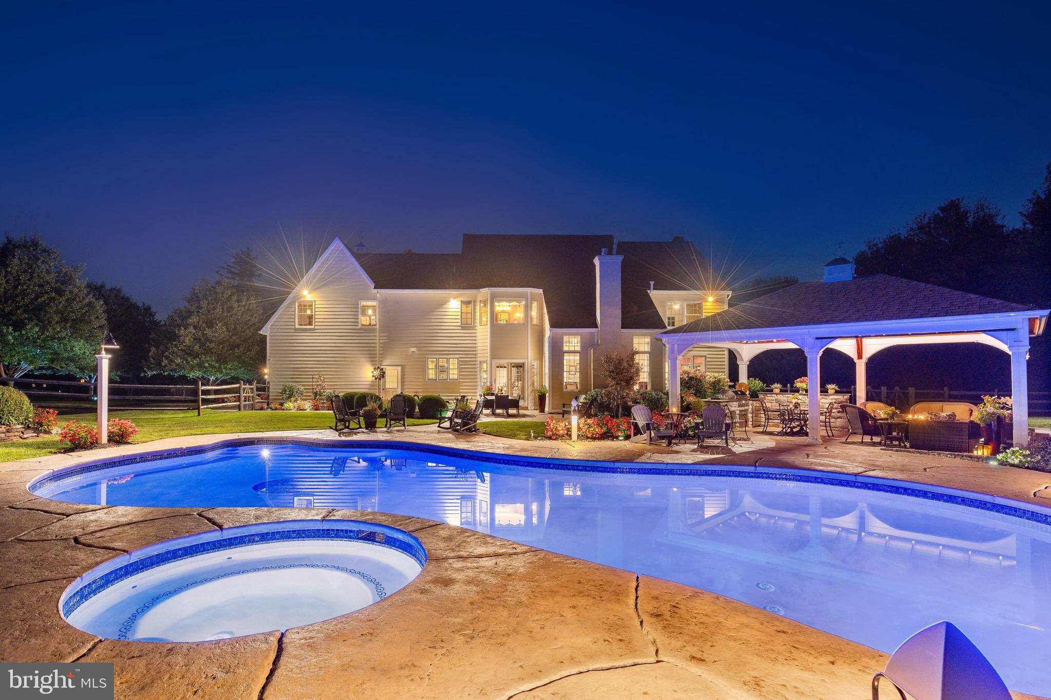 PINEVILLE - Residential