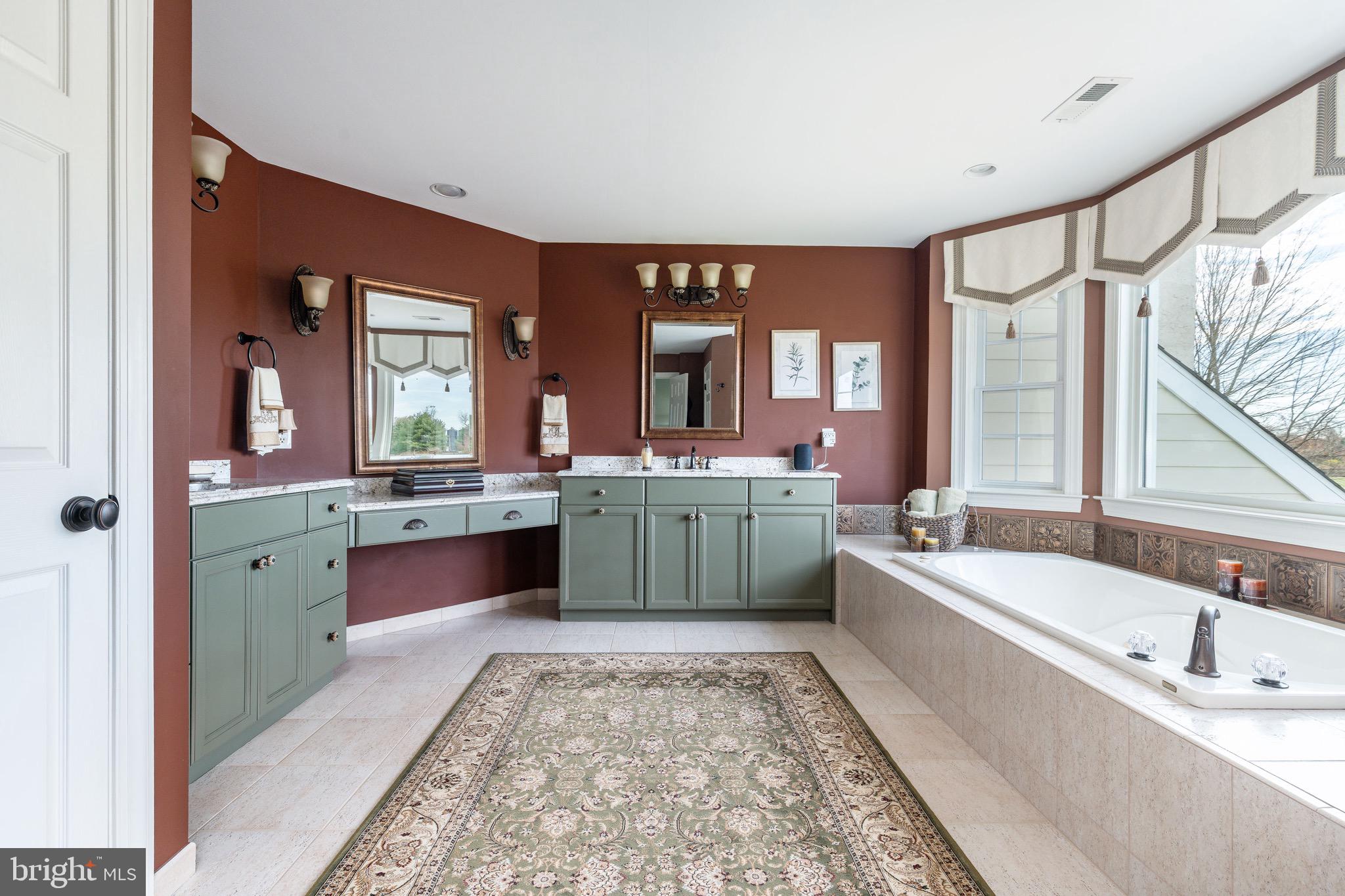 PINEVILLE - Residential