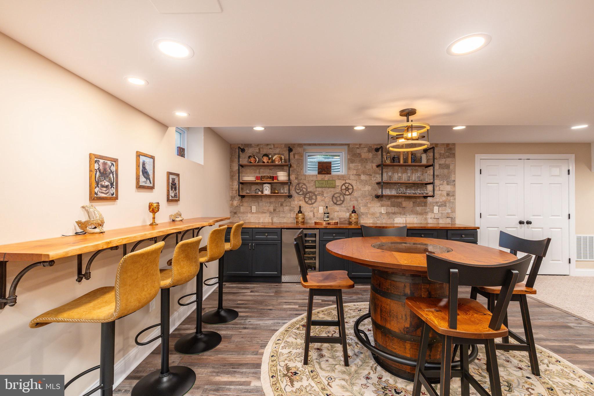 PINEVILLE - Residential