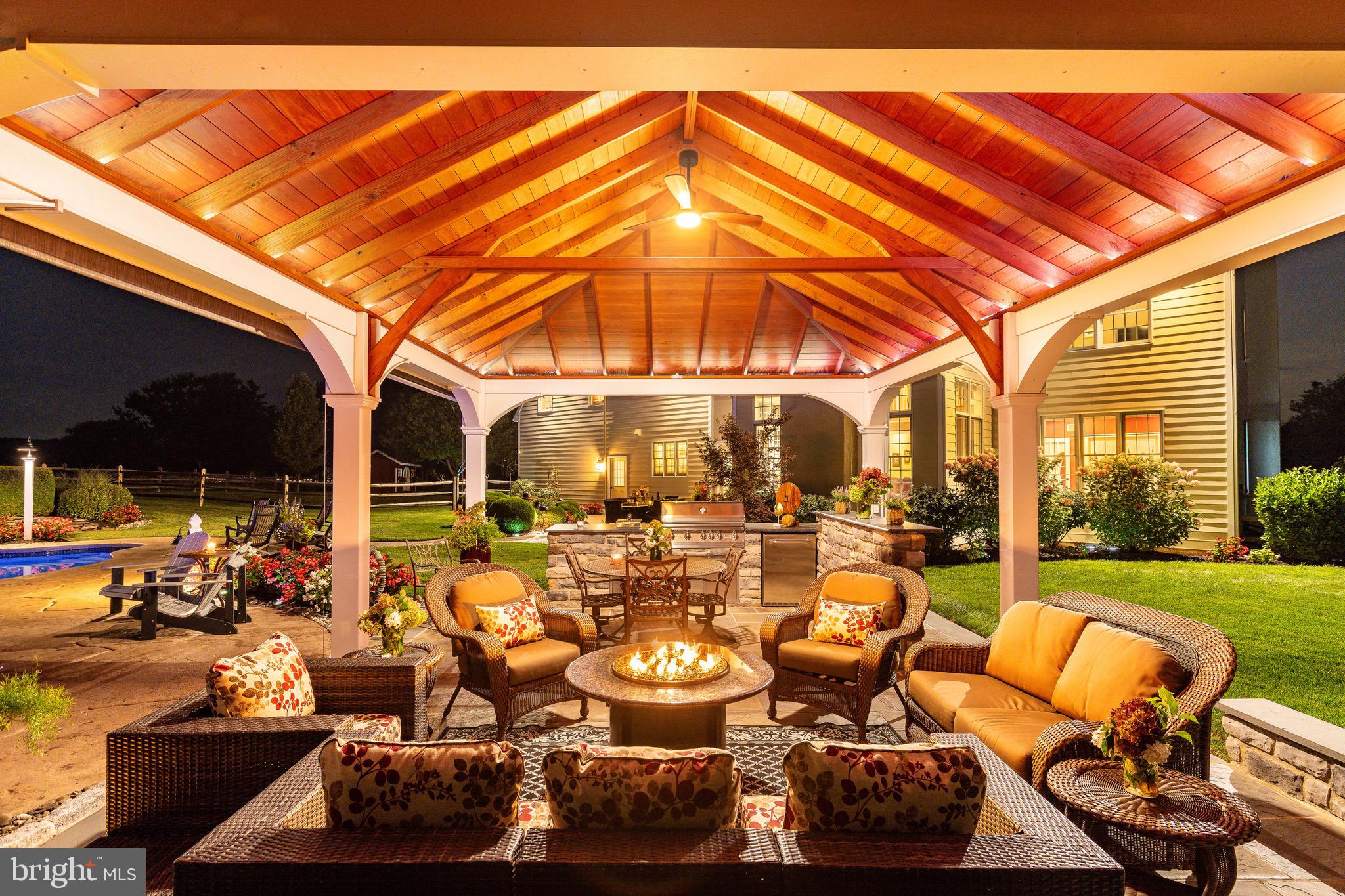 PINEVILLE - Residential