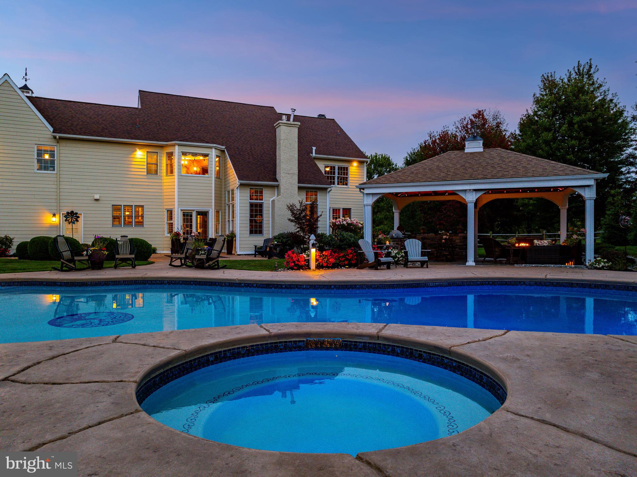 PINEVILLE - Residential