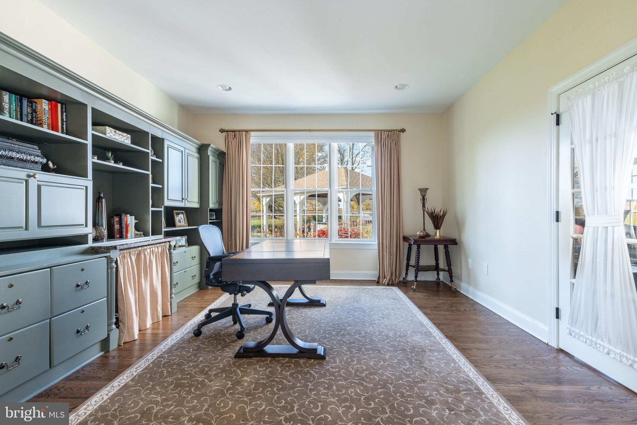 PINEVILLE - Residential