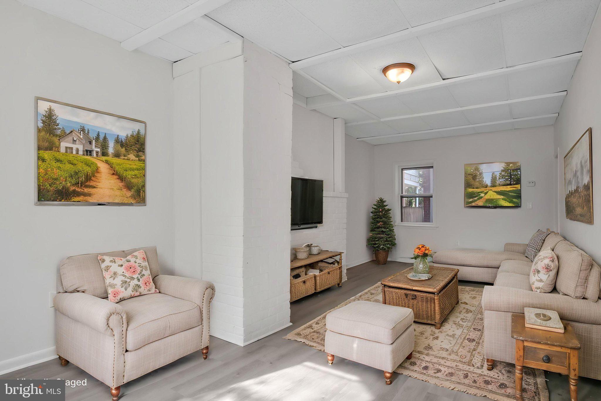 125 S PERSHING AVENUE