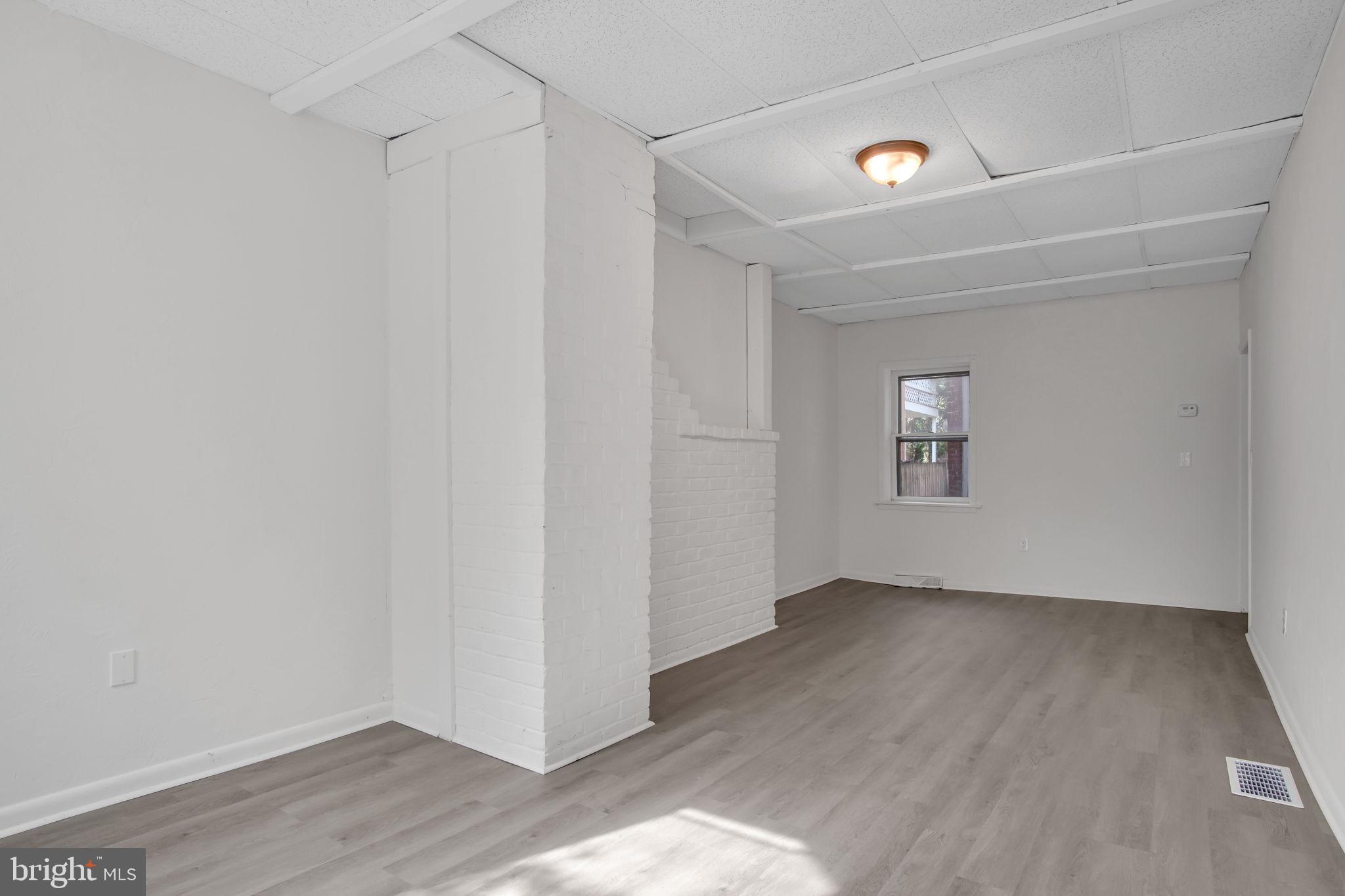 125 S PERSHING AVENUE