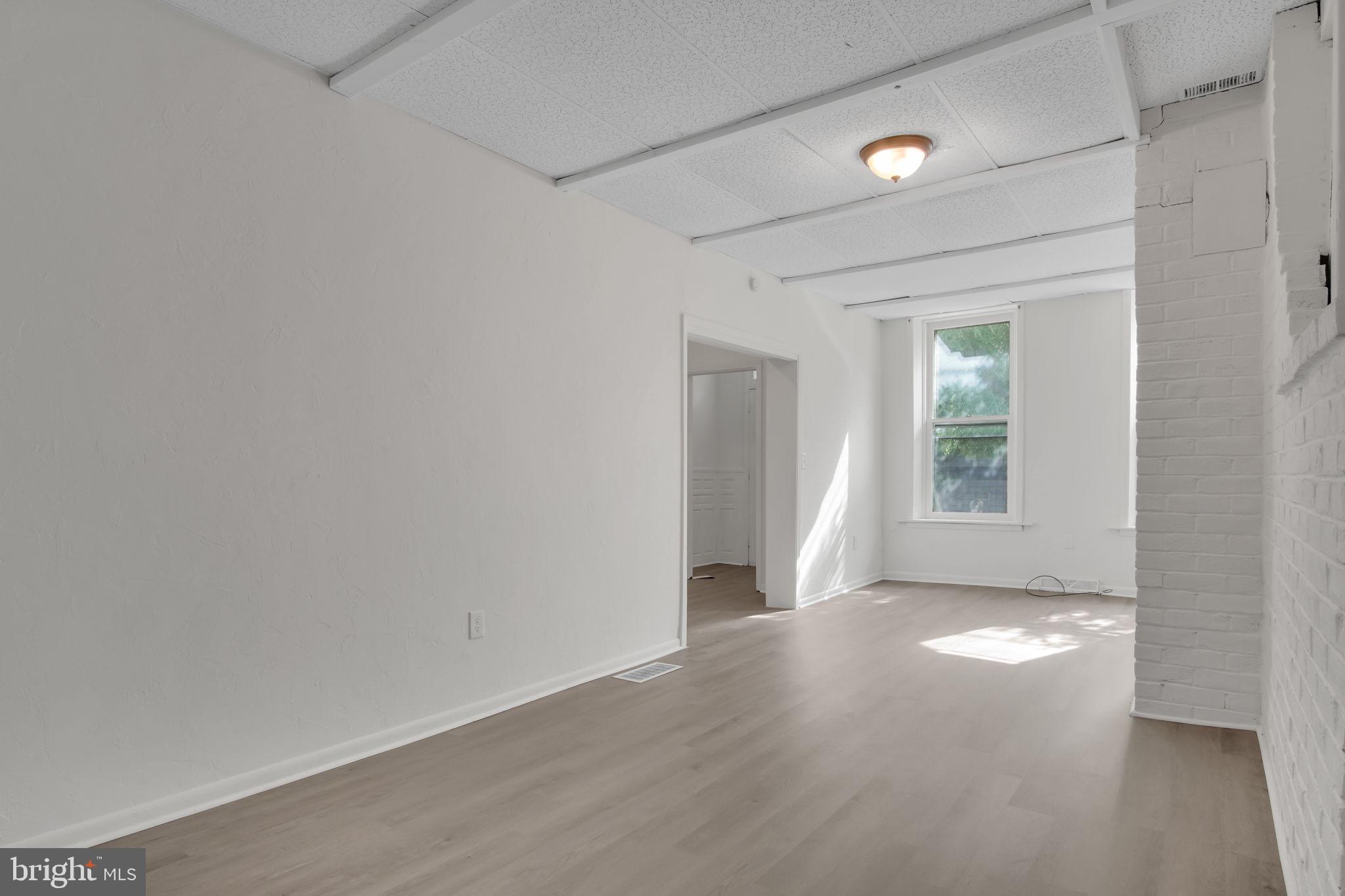125 S PERSHING AVENUE