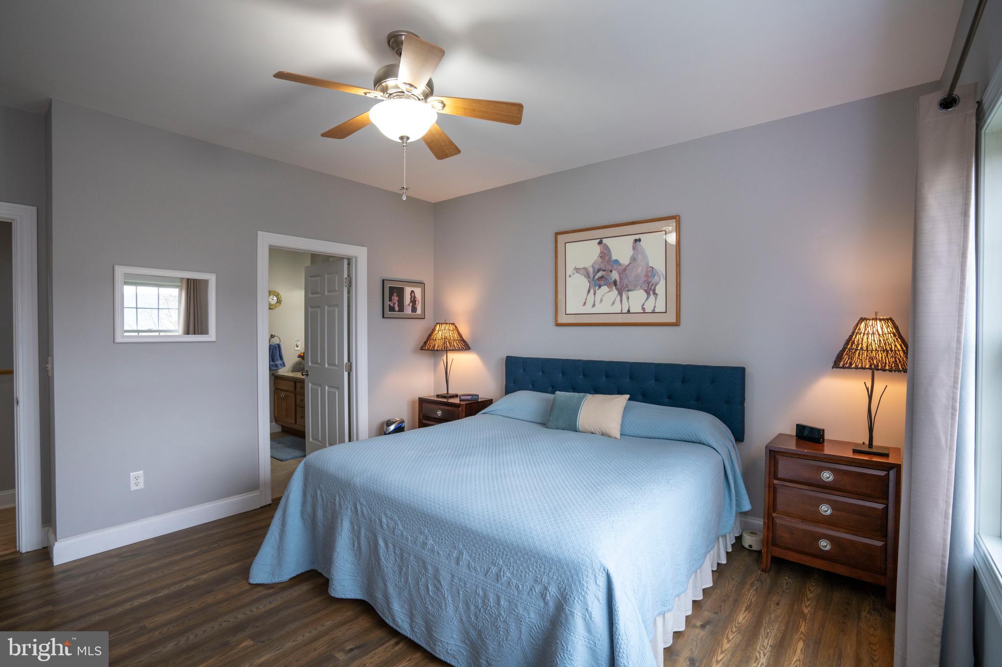 COUNTRY COVE - Residential