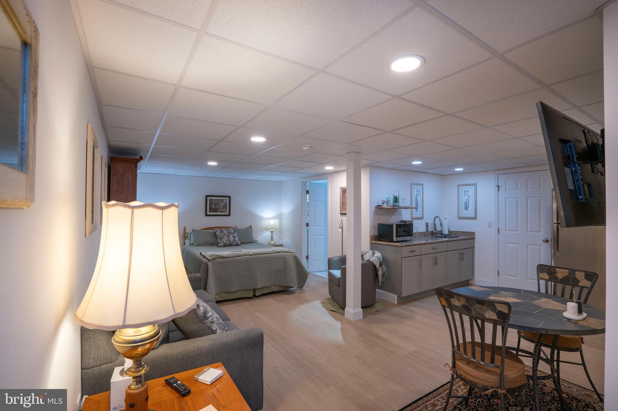 COUNTRY COVE - Residential