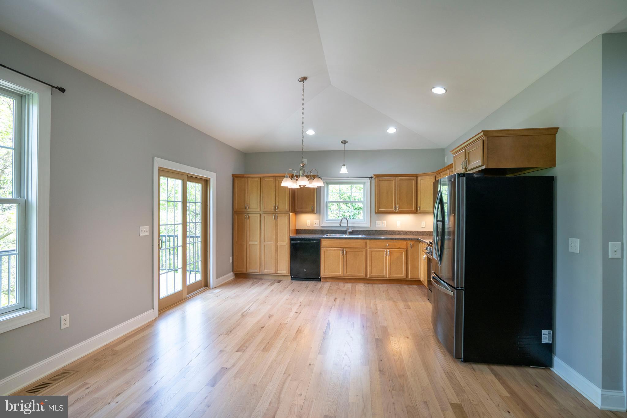 COUNTRY COVE - Residential