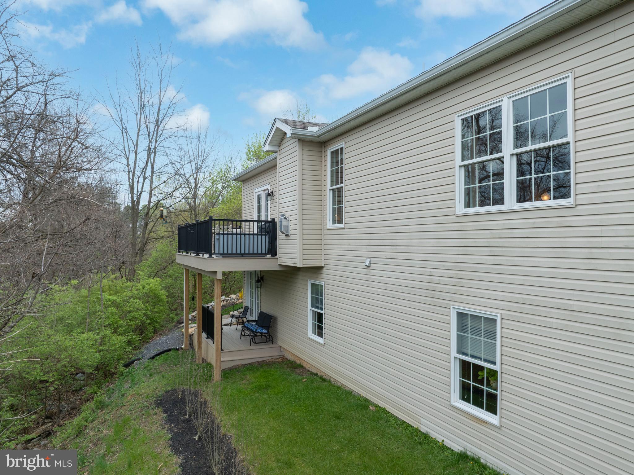 COUNTRY COVE - Residential